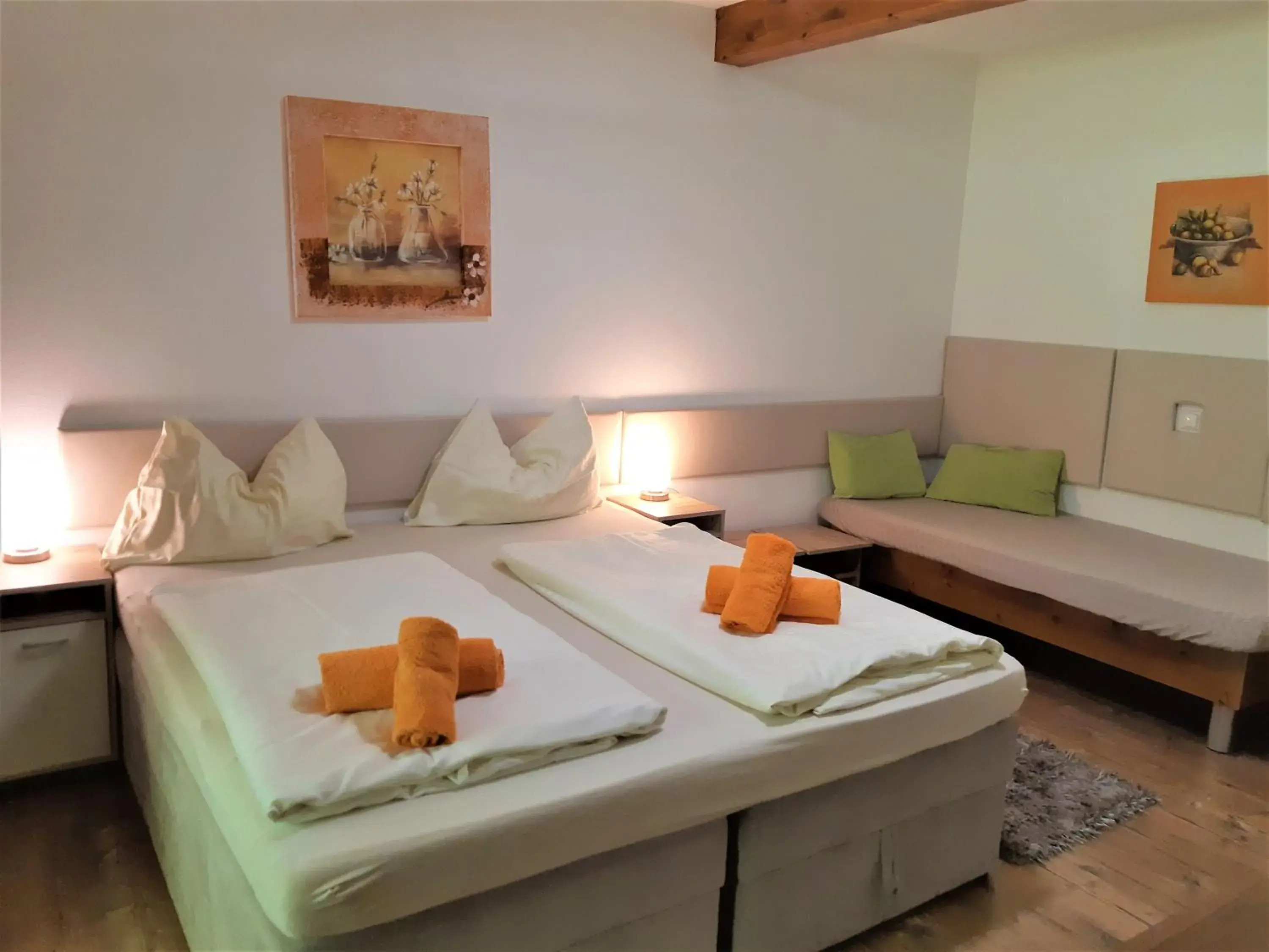 Twin Room with Mountain View - single occupancy in Gasthof Klug zum Ehrensepp Twin Room with Mountain View - single occupancy in Gasthof Klug zum Ehrensepp