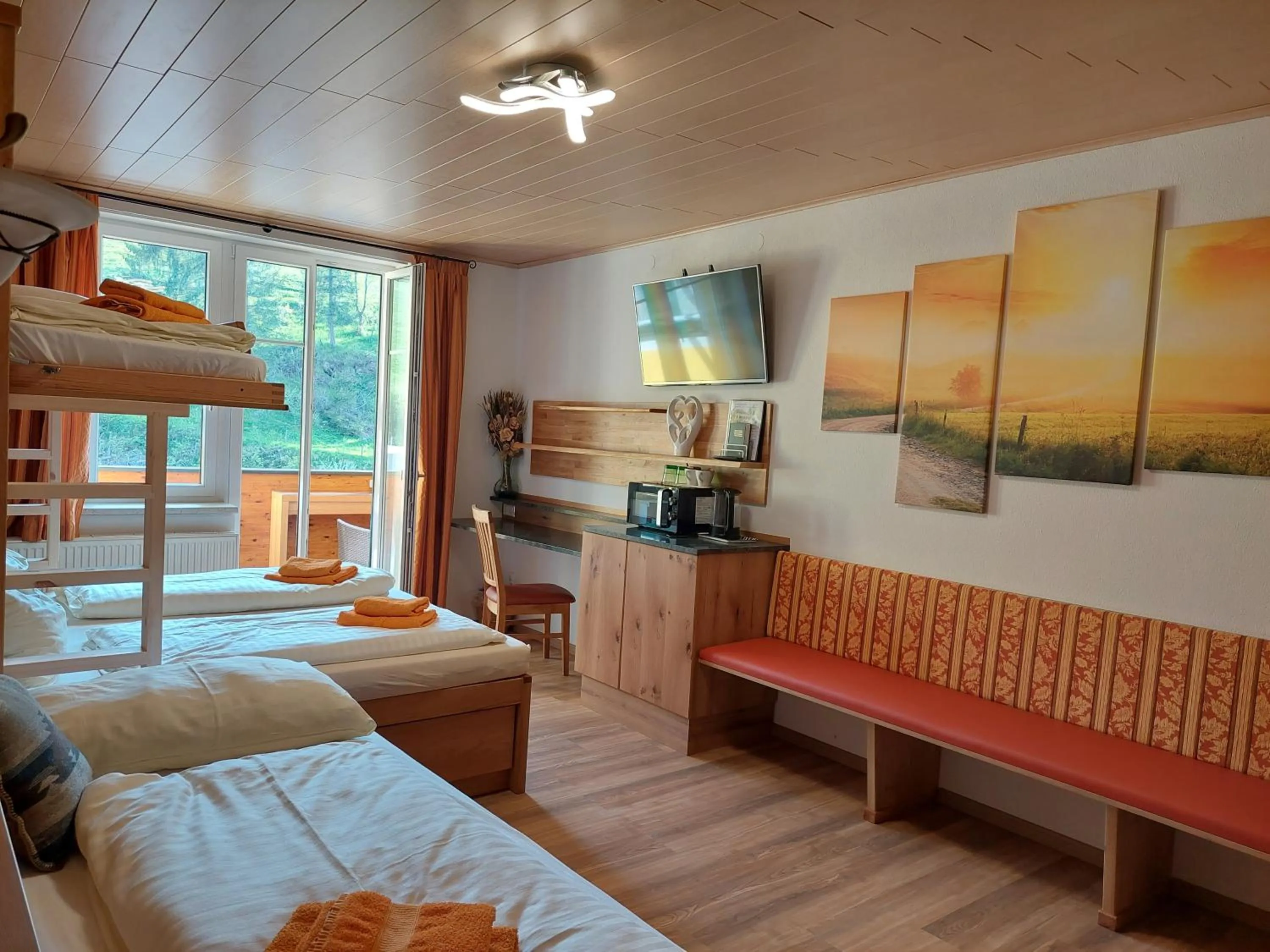 Bed in Gasthof Klug zum Ehrensepp