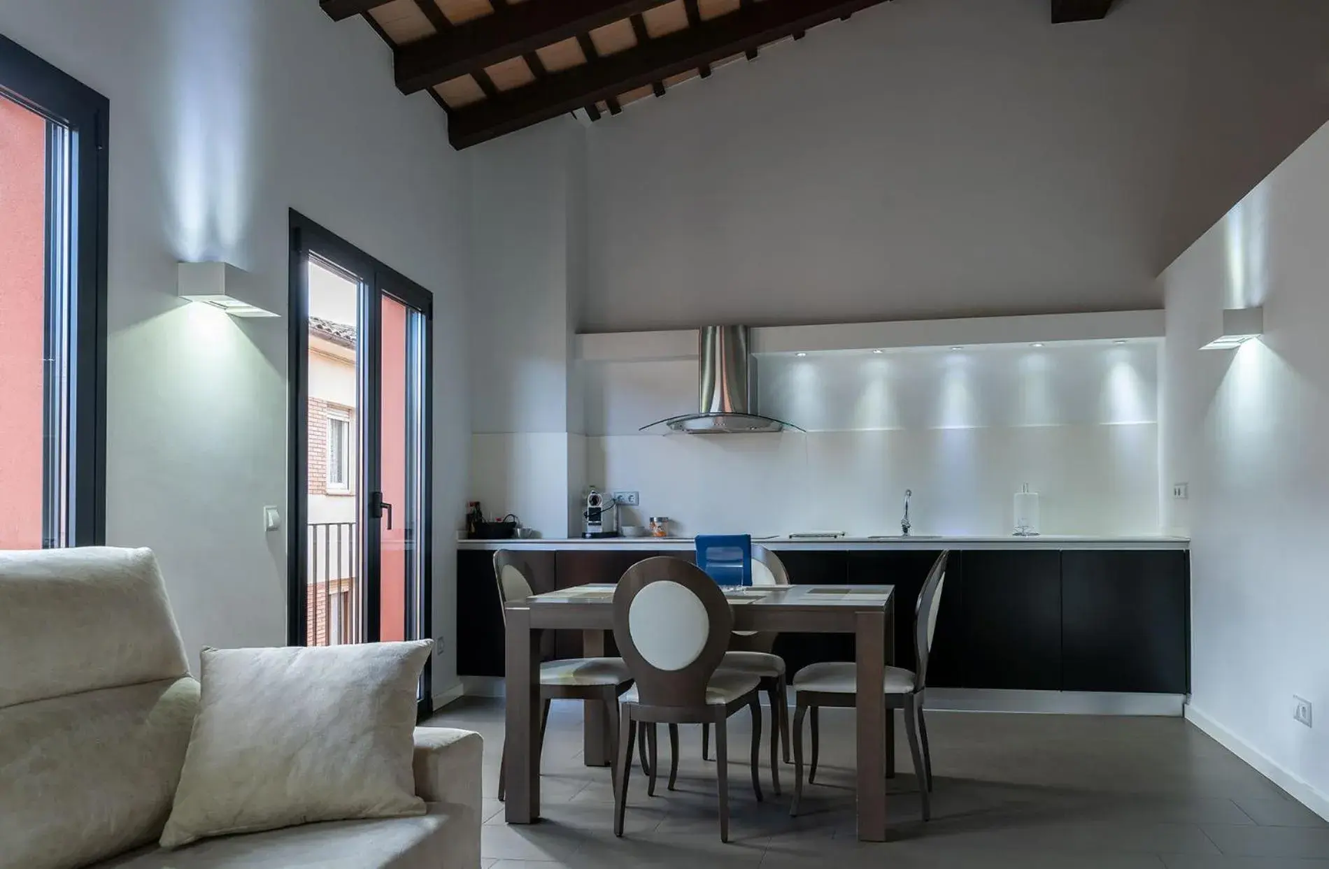 One-Bedroom Apartment Second Floor - single occupancy in Apartaments y Habitacions Entre Volcans One-Bedroom Apartment Second Floor - single occupancy in Apartaments y Habitacions Entre Volcans