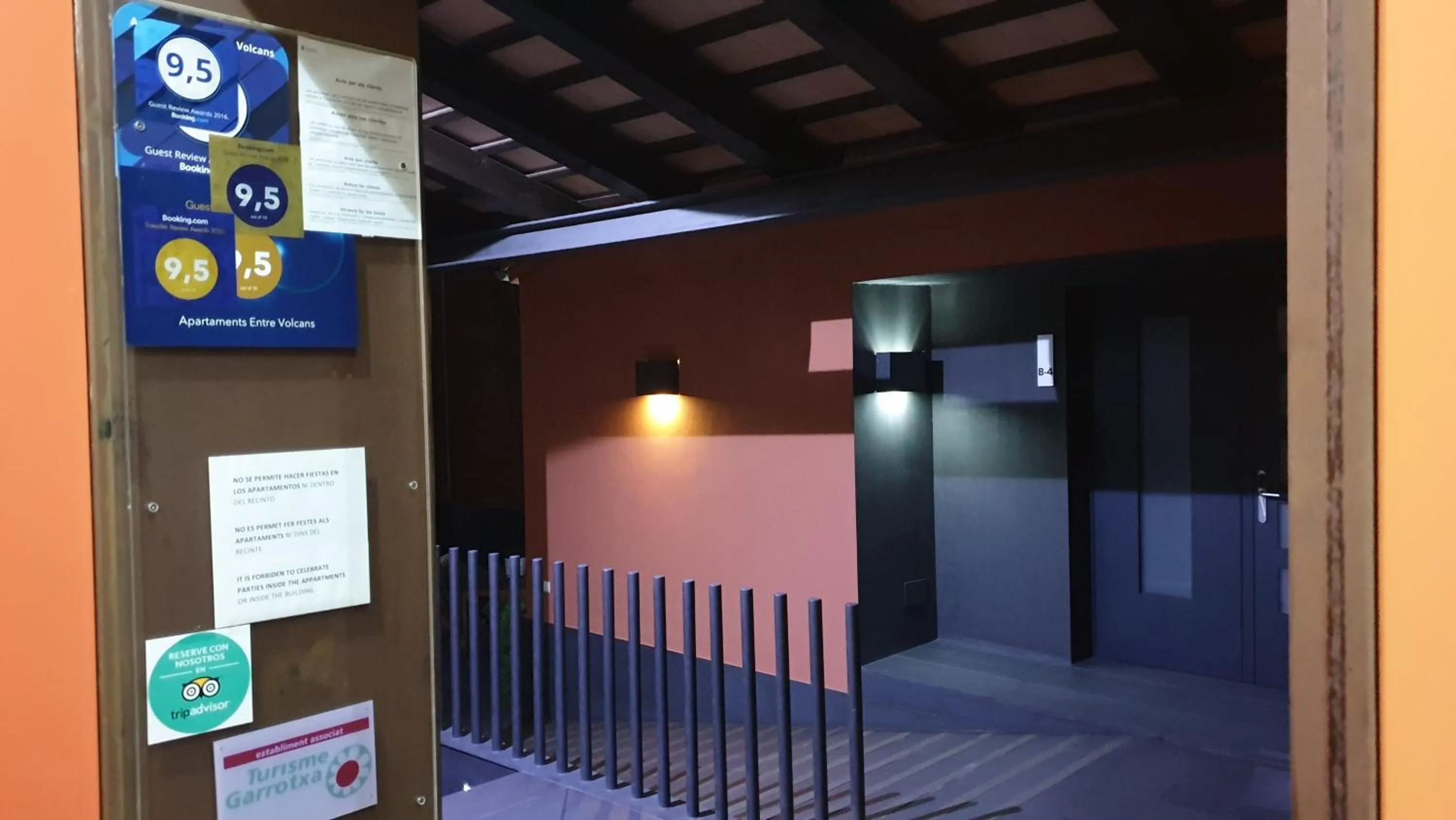 Property building in Apartaments y Habitacions Entre Volcans