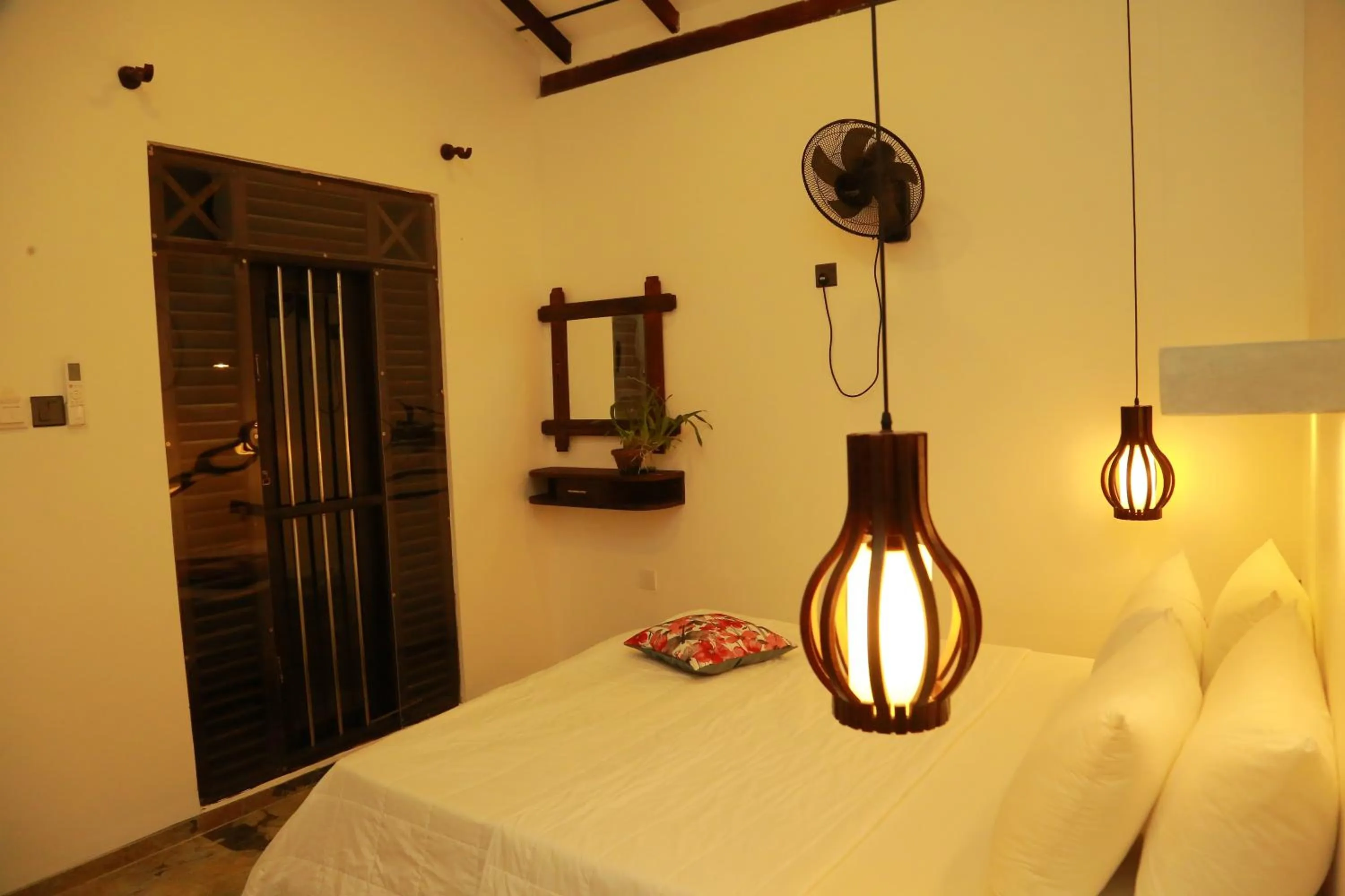 Bedroom, Bed in Midigama Holiday Inn