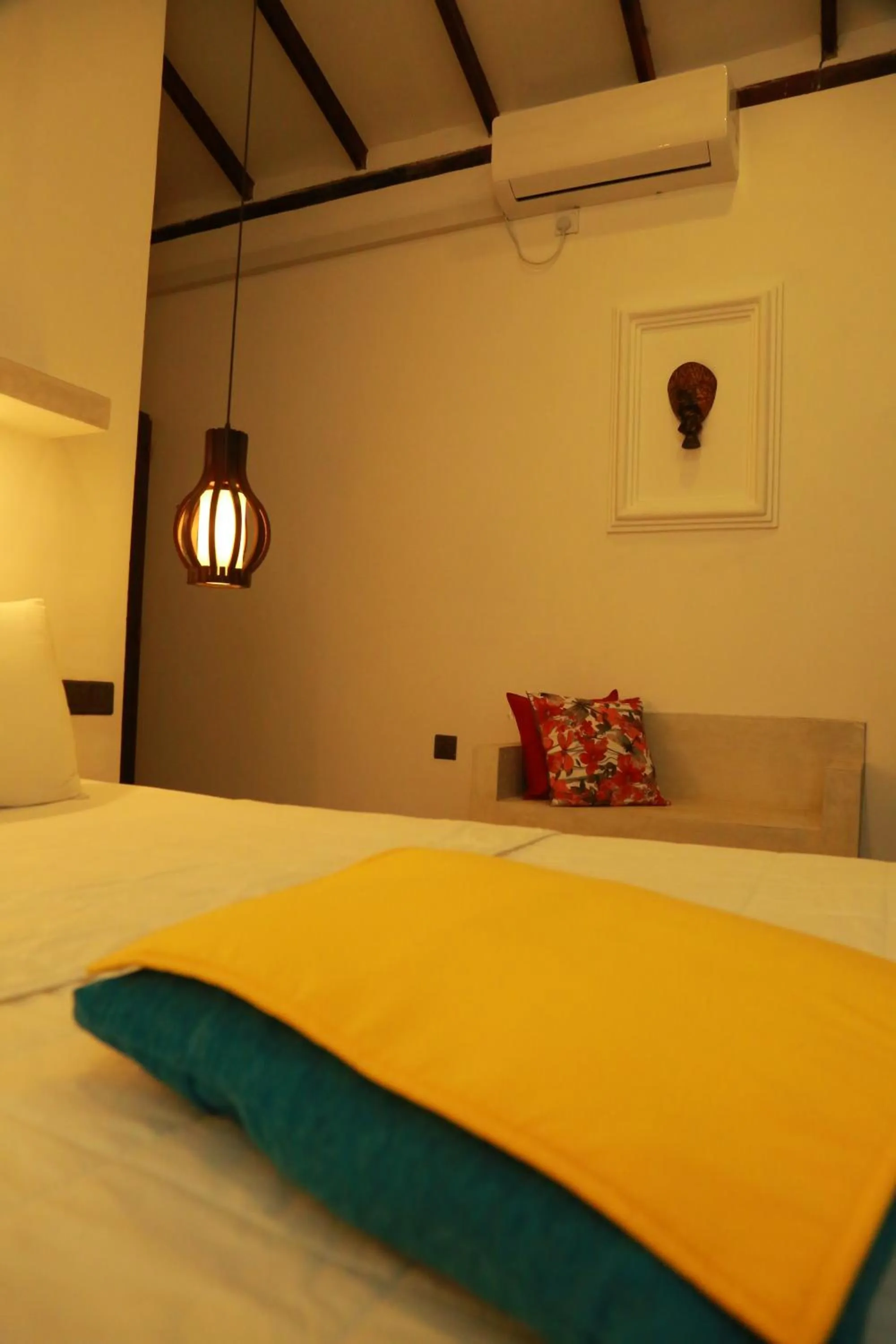 Bedroom, Bed in Midigama Holiday Inn