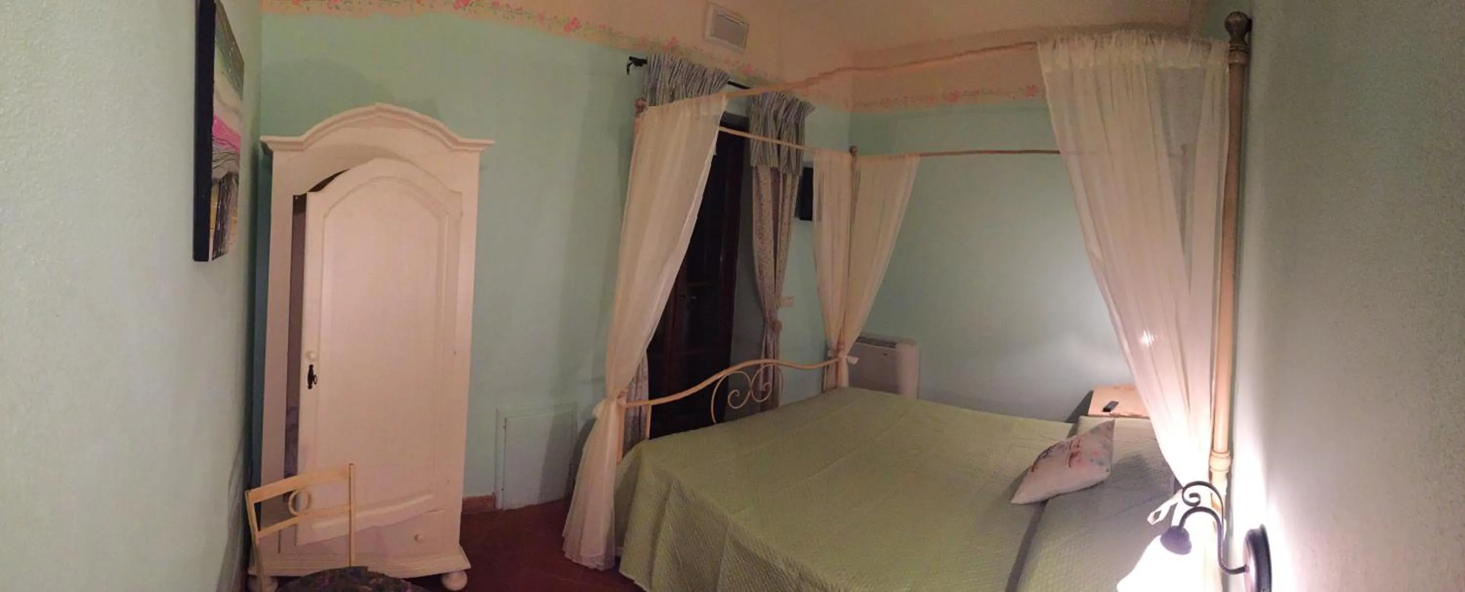 Photo of the whole room, Bed in B&B 8380 Saturnia Terme