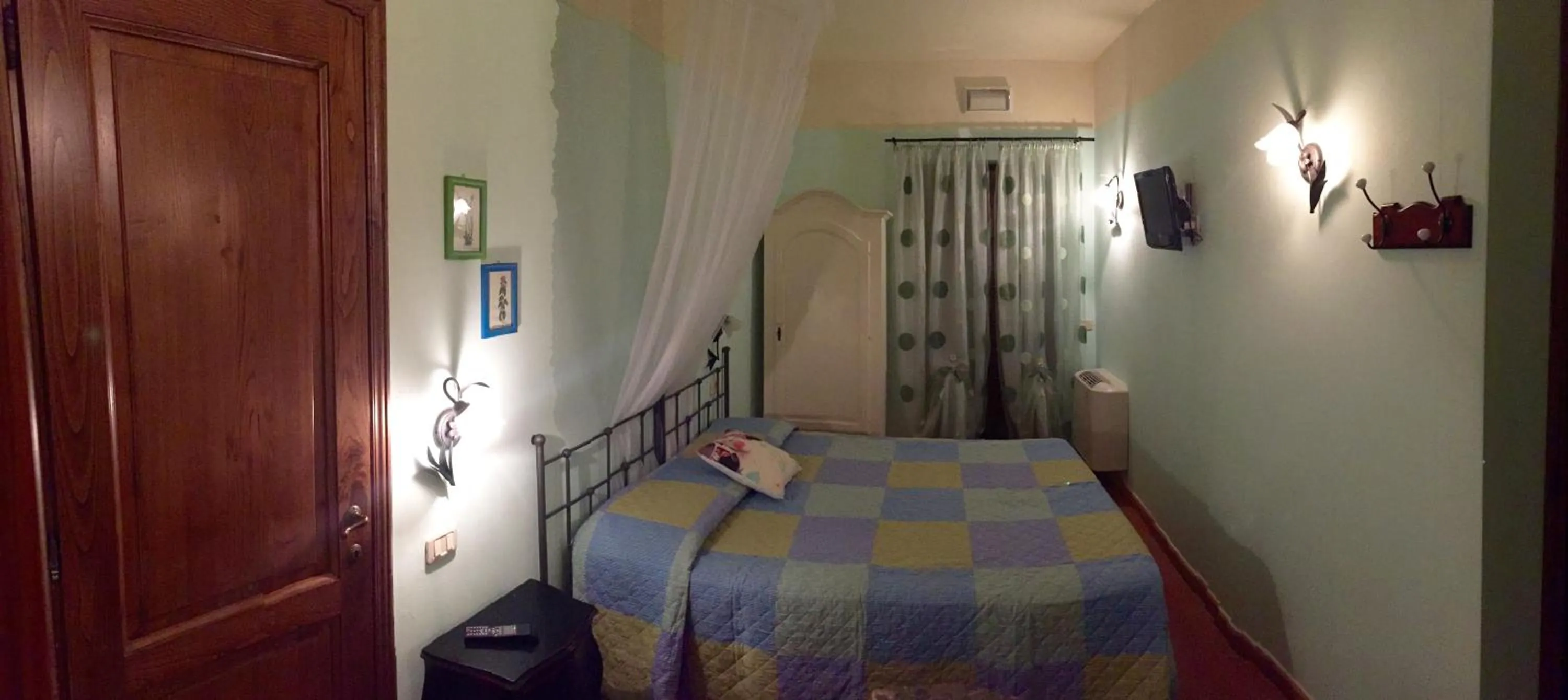 Photo of the whole room, Bed in B&B 8380 Saturnia Terme