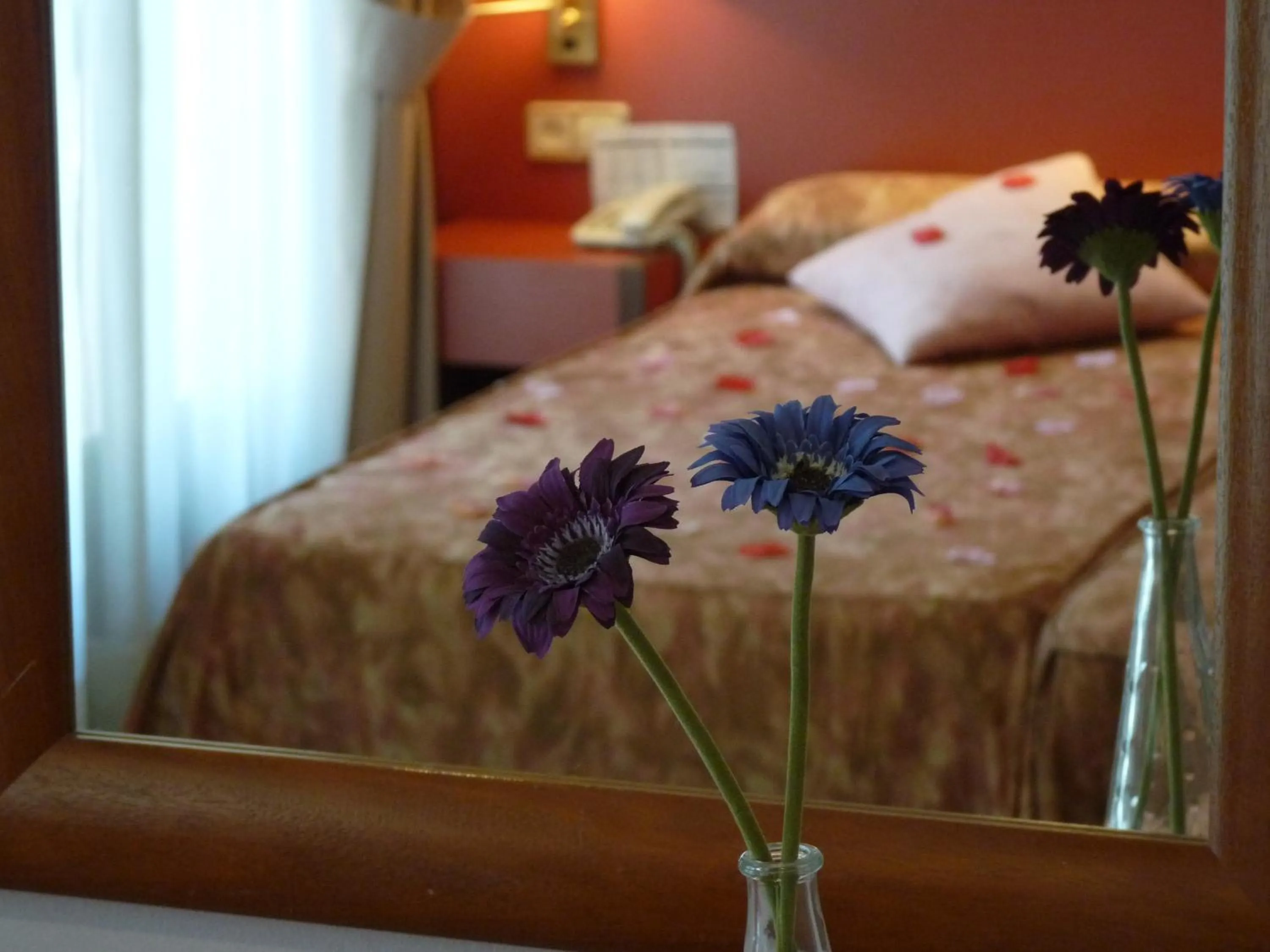 Decorative detail, Bed in Hotel Jardín de Aranjuez