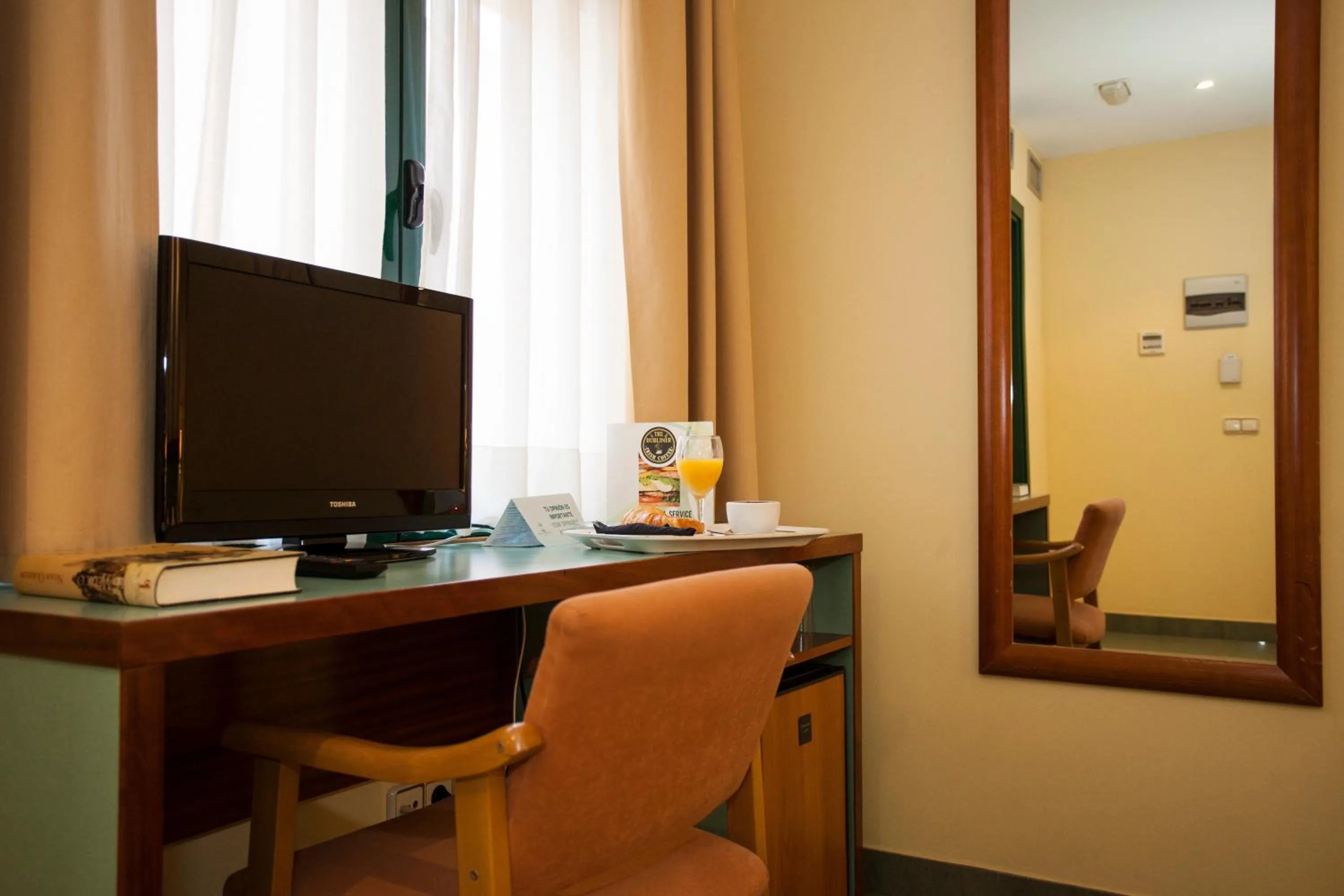Bedroom in Hotel Jardín de Aranjuez