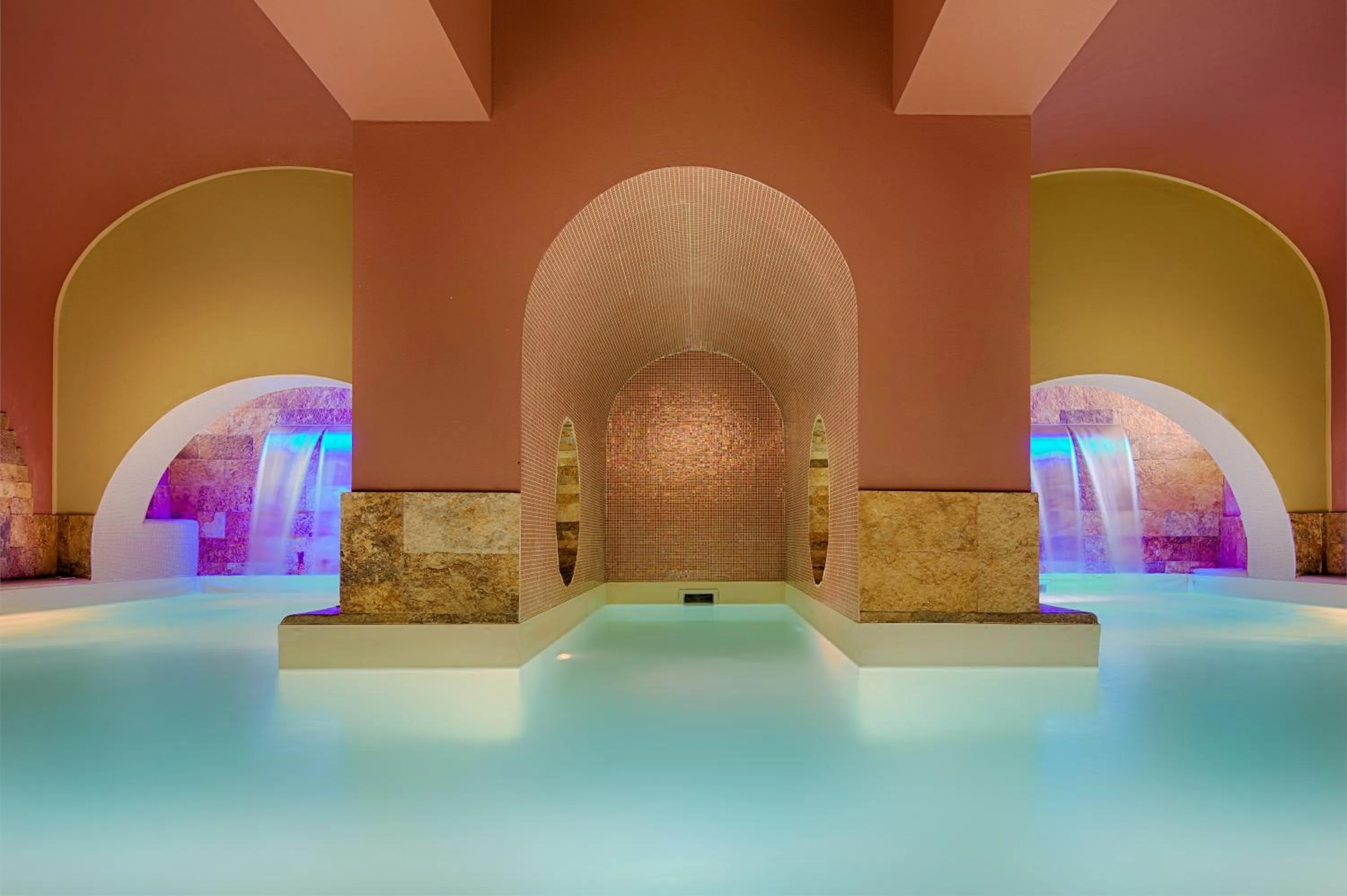 Swimming pool in Grand Hotel Palazzo Livorno MGallery Collection