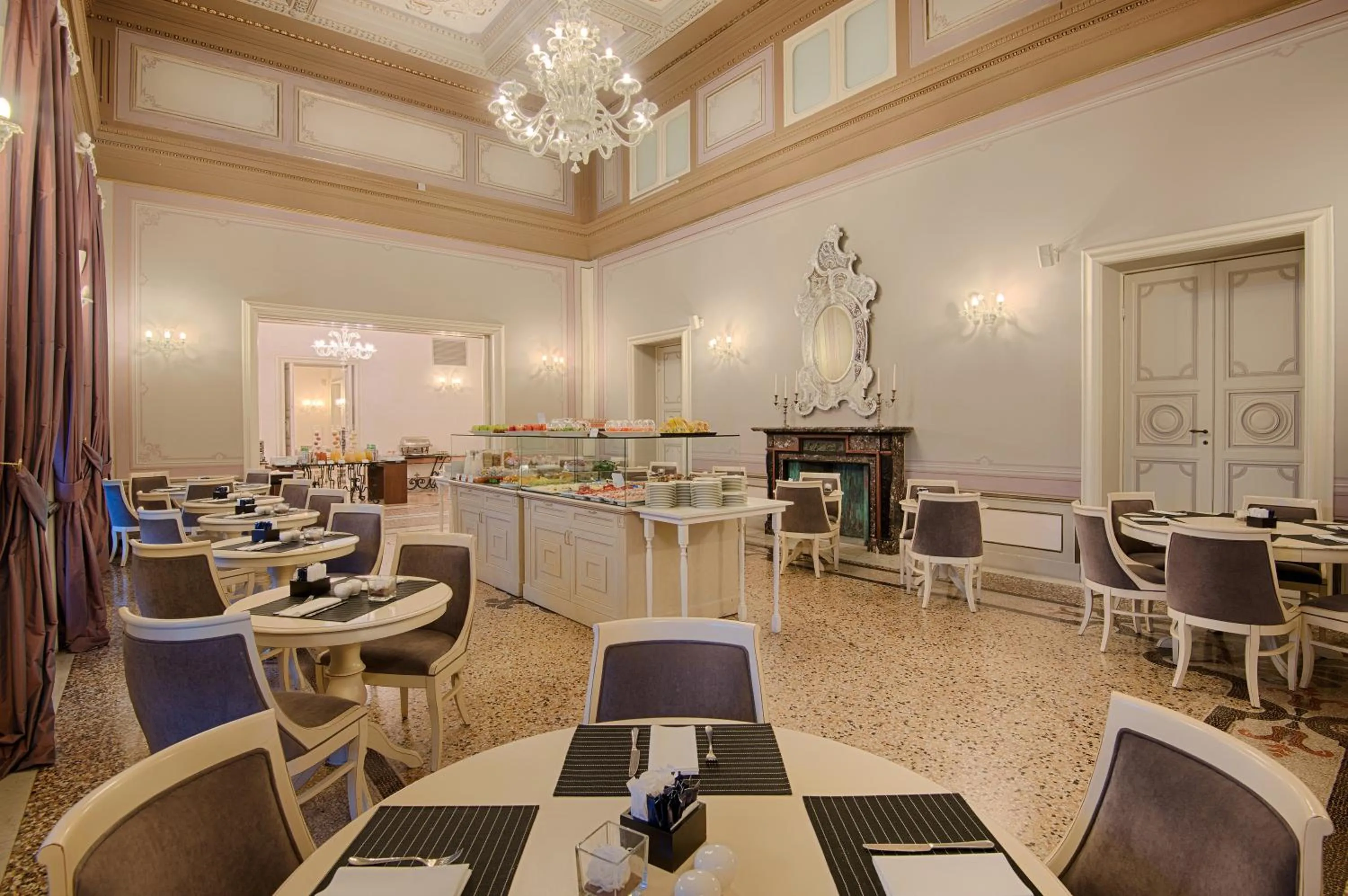 Restaurant/Places to Eat in Grand Hotel Palazzo Livorno MGallery Collection