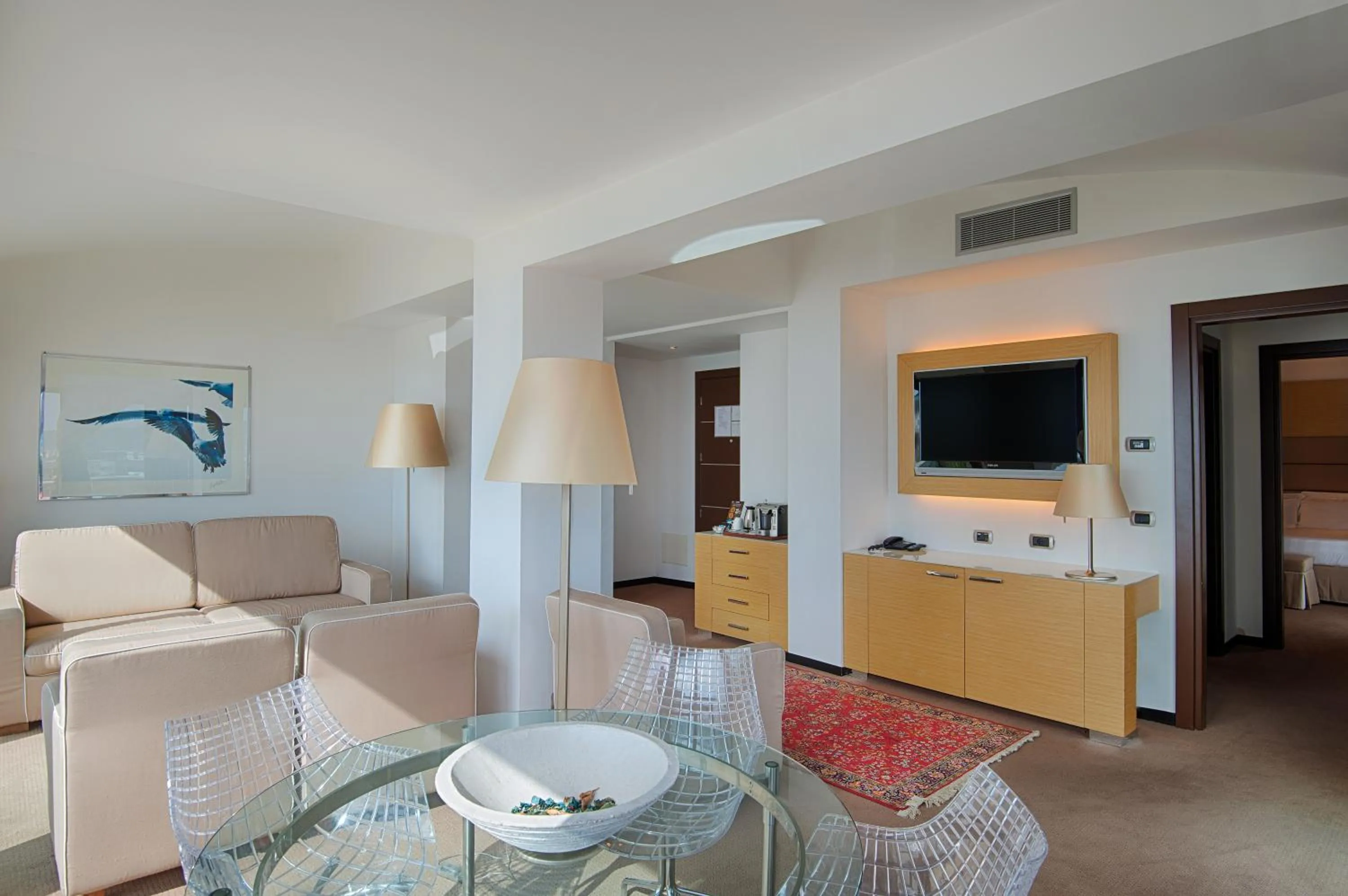 Photo of the whole room, Dining Area in Grand Hotel Palazzo Livorno MGallery Collection