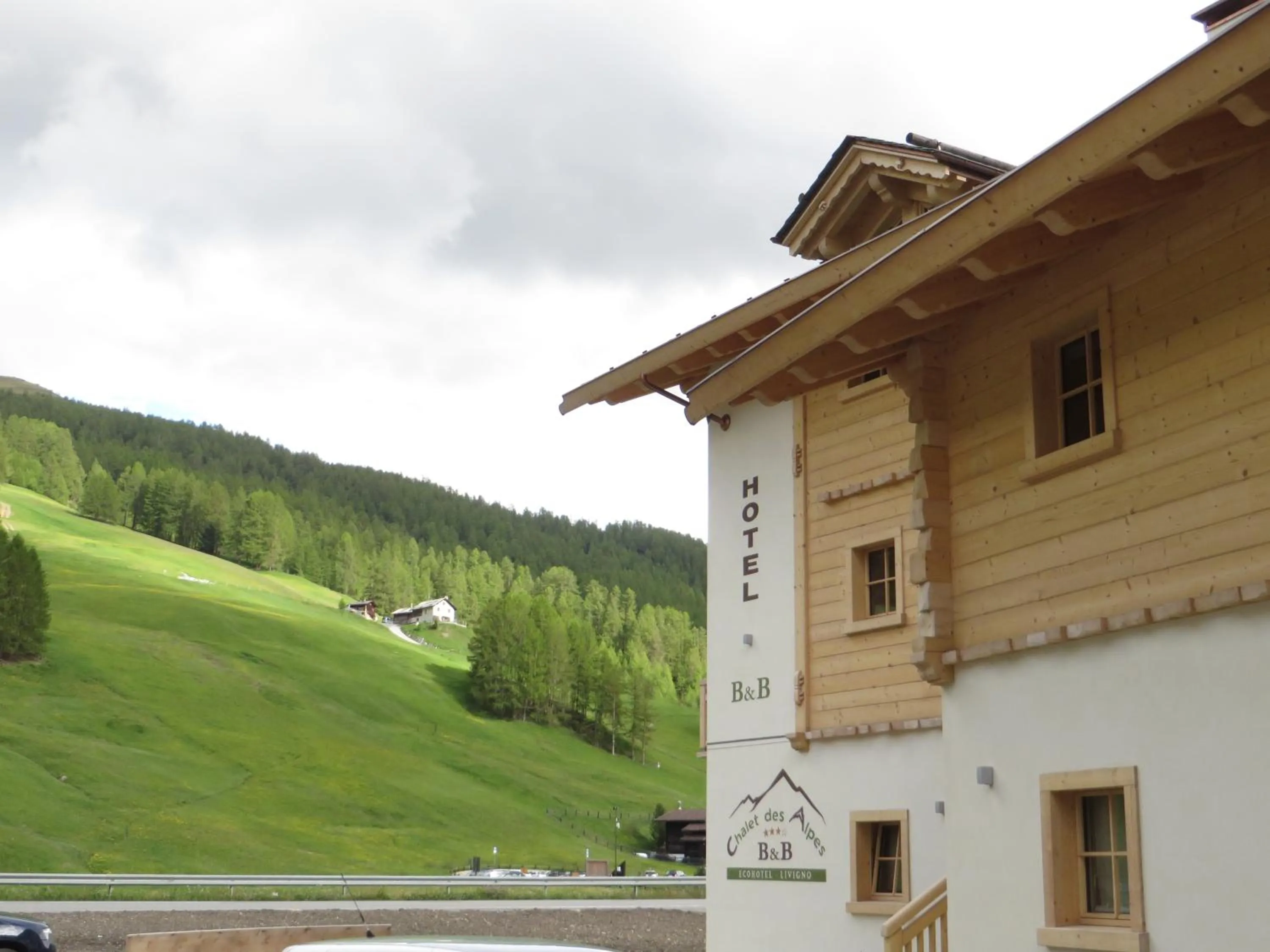 Property building in B&B Ecohotel Chalet des Alpes