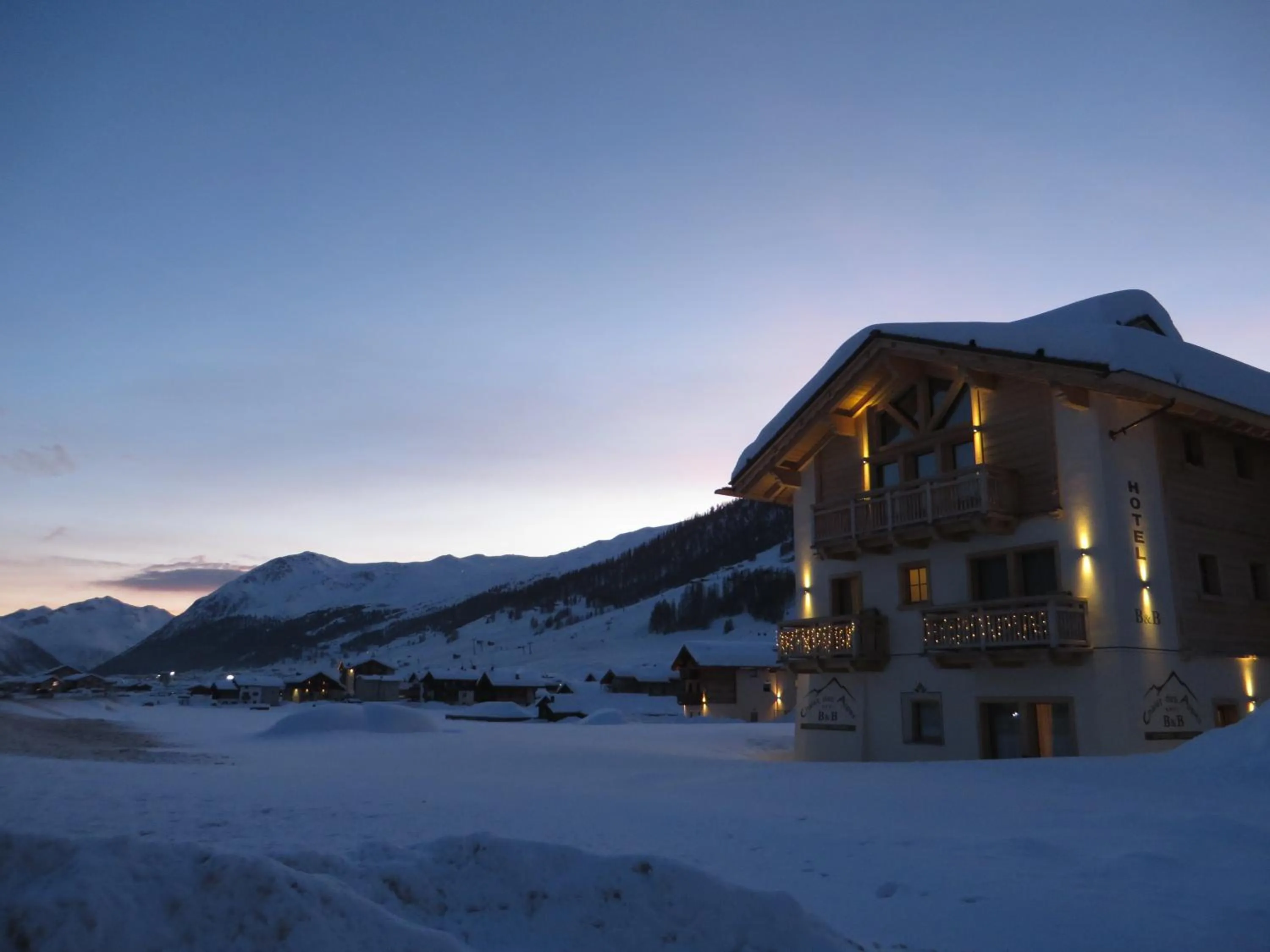Property building in B&B Ecohotel Chalet des Alpes