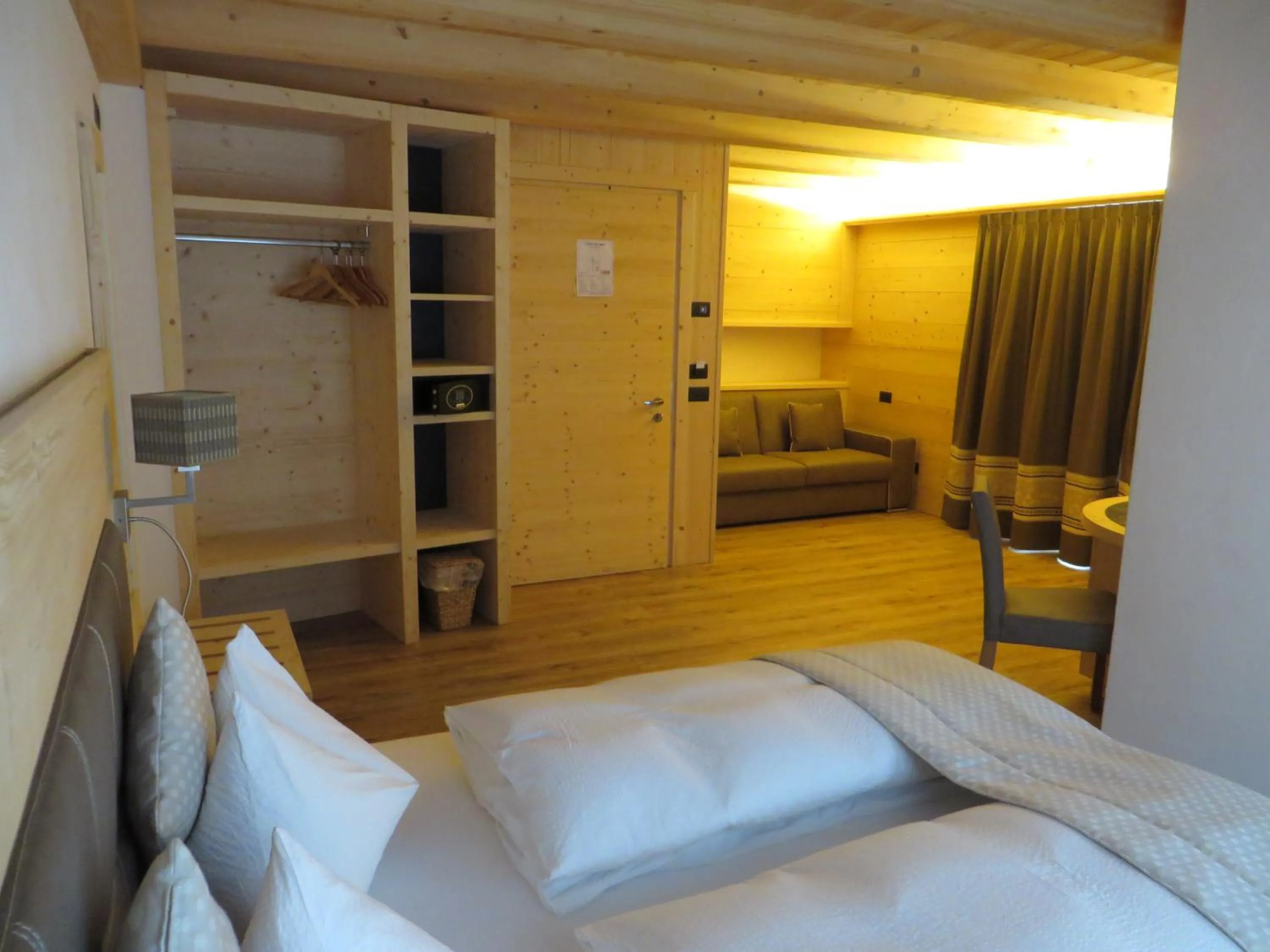 Photo of the whole room, Bed in B&B Ecohotel Chalet des Alpes
