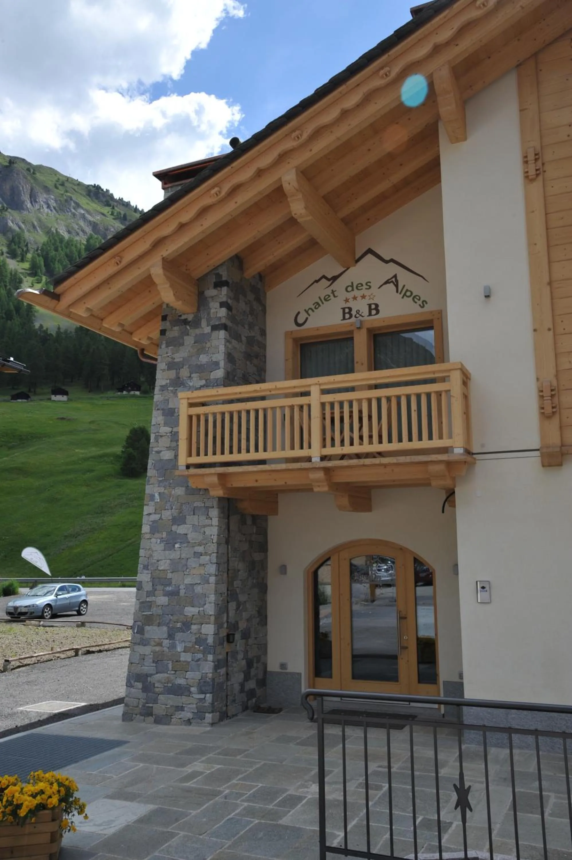 Property building in B&B Ecohotel Chalet des Alpes