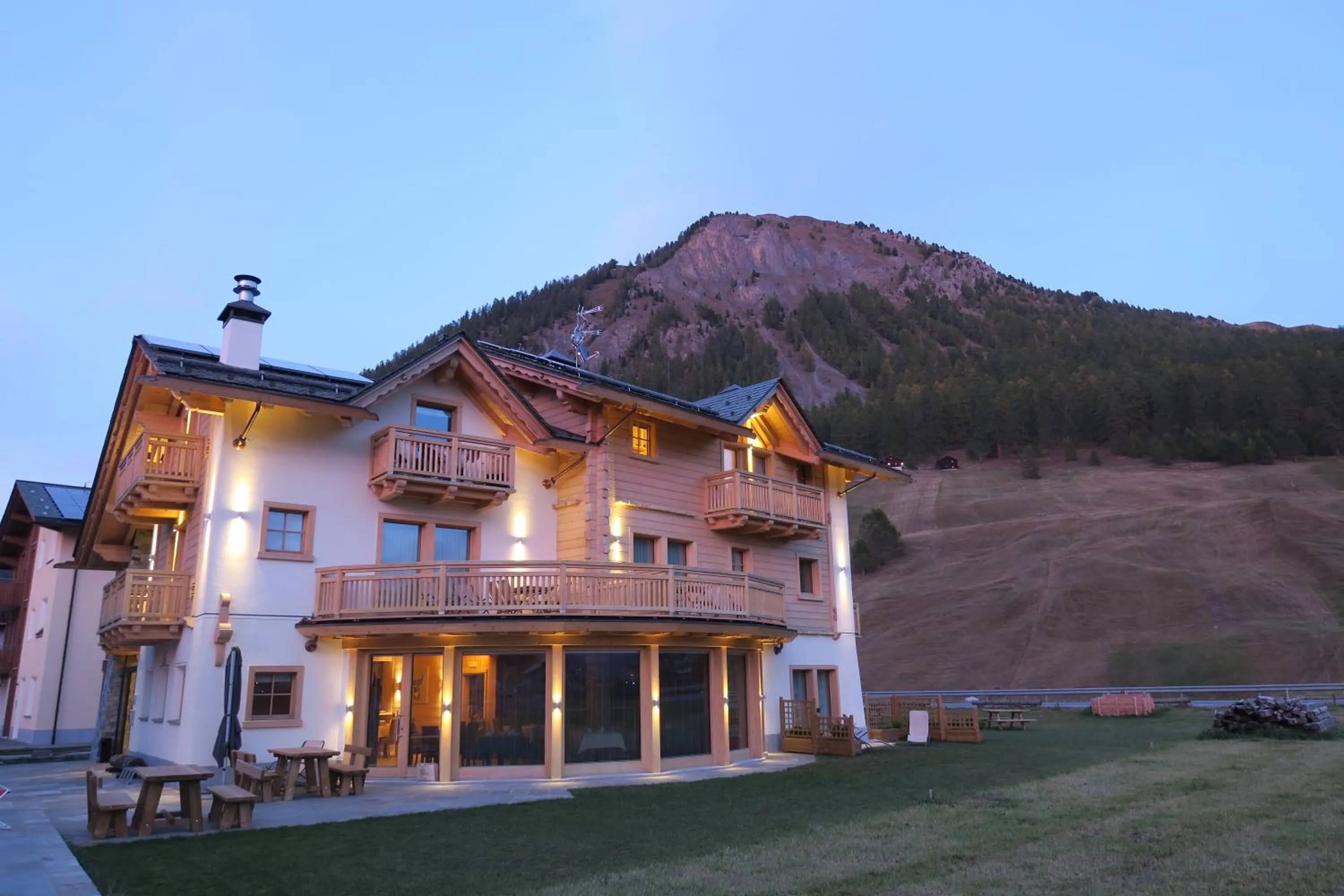 Property building in B&B Ecohotel Chalet des Alpes