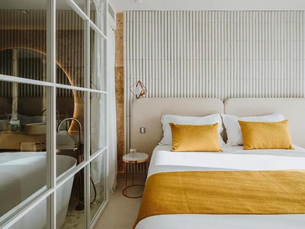 Premier - Double Room & SPA access and view to the Bay in Aguas de Ibiza Grand Luxe Hotel - Small Luxury Hotel of the World Premier - Double Room & SPA access and view to the Bay in Aguas de Ibiza Grand Luxe Hotel - Small Luxury Hotel of the World