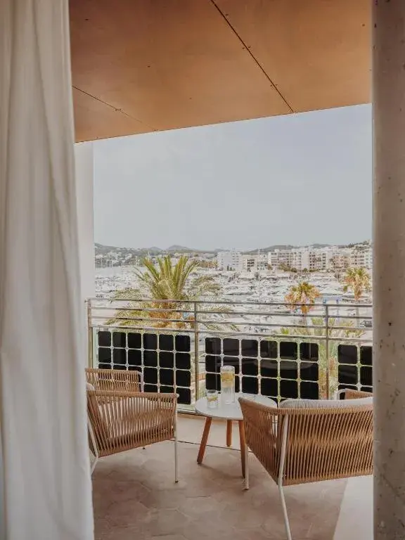 Premier - Double Room & SPA access and view to the Bay in Aguas de Ibiza Grand Luxe Hotel - Small Luxury Hotel of the World Premier - Double Room & SPA access and view to the Bay in Aguas de Ibiza Grand Luxe Hotel - Small Luxury Hotel of the World
