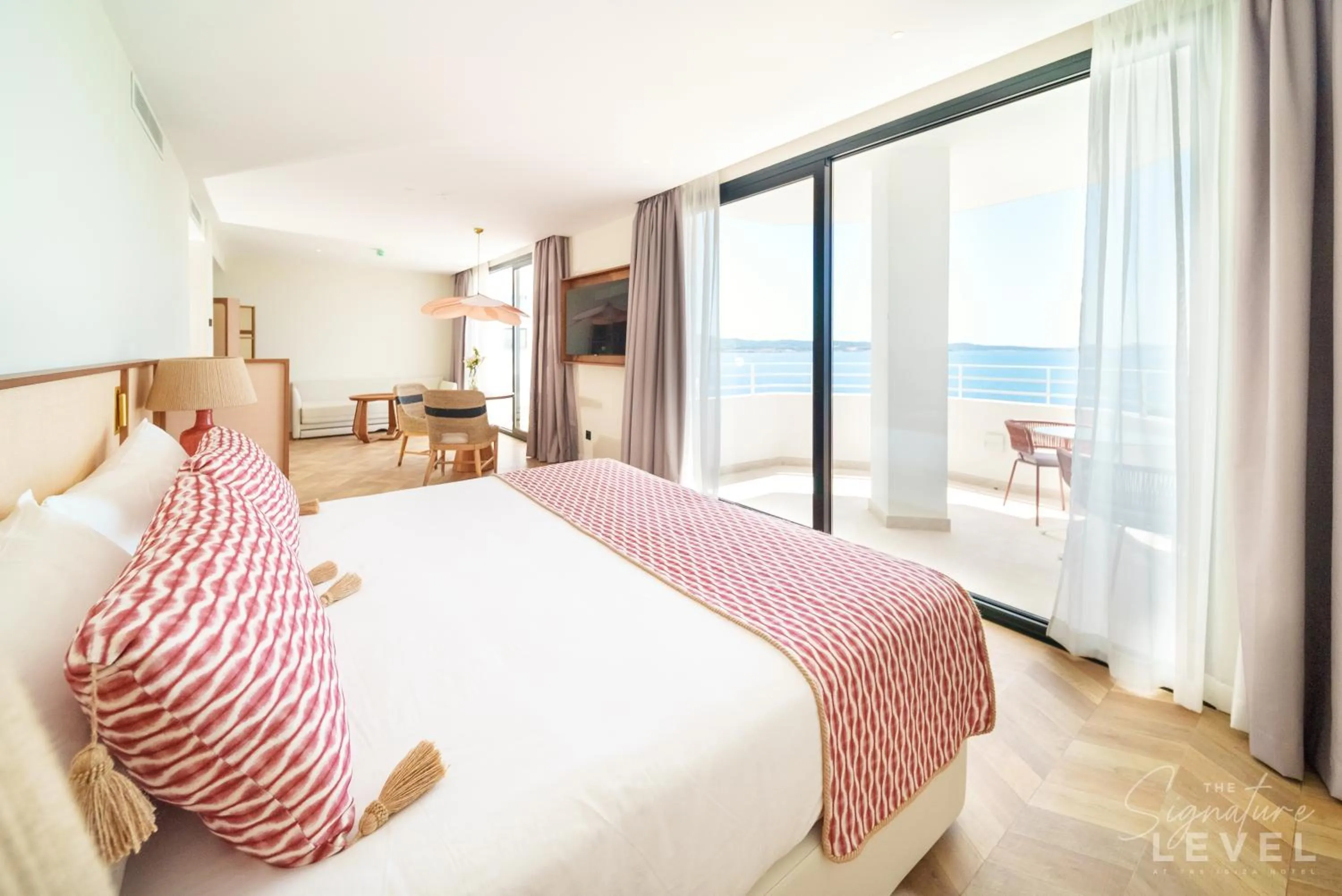 View (from property/room), Bed in TRS Ibiza Hotel - Adults Only