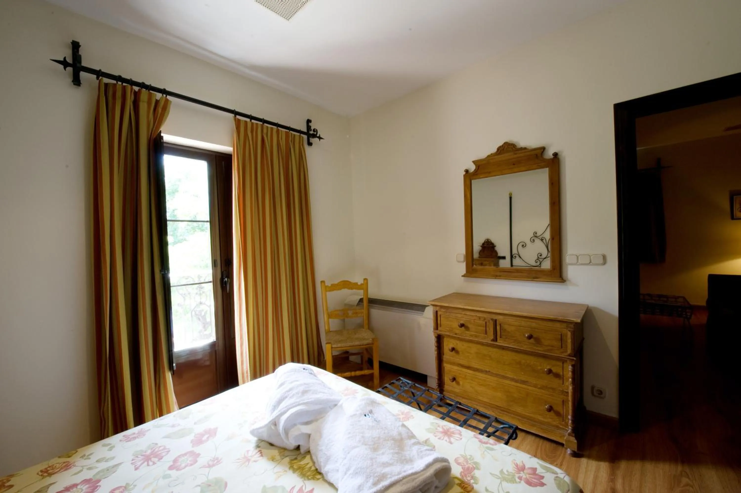 Photo of the whole room, Bed in Balneario Cervantes