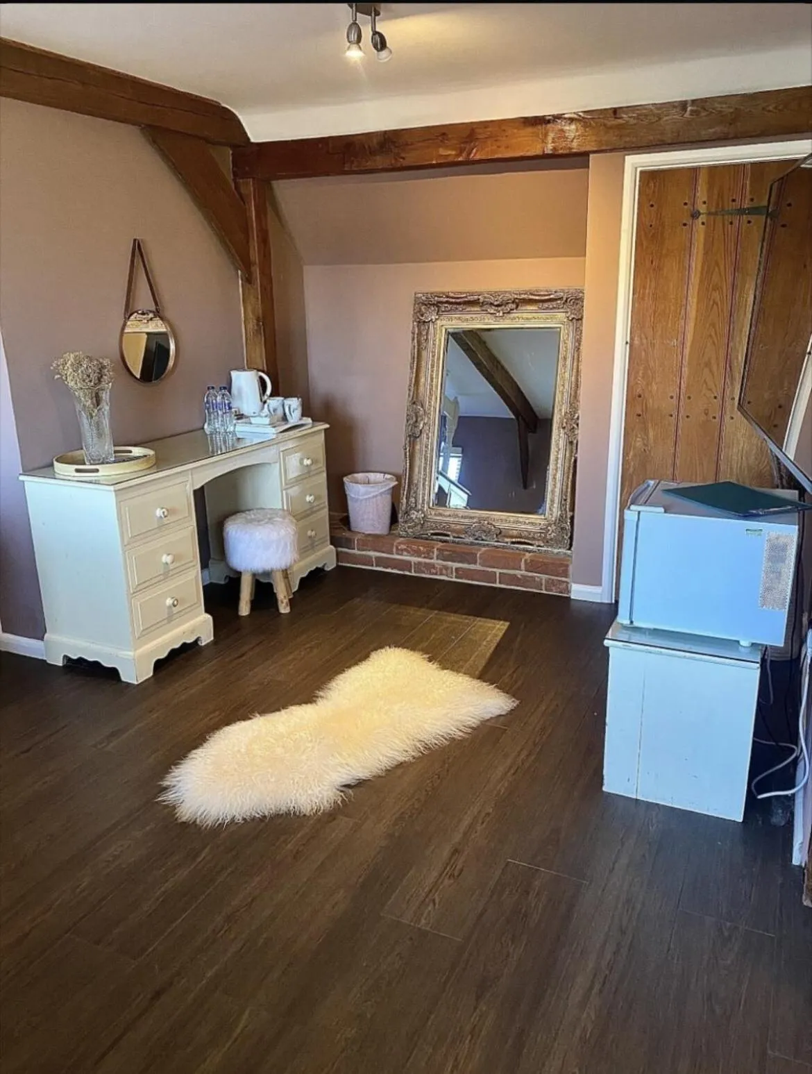 Bedroom in The White Horse