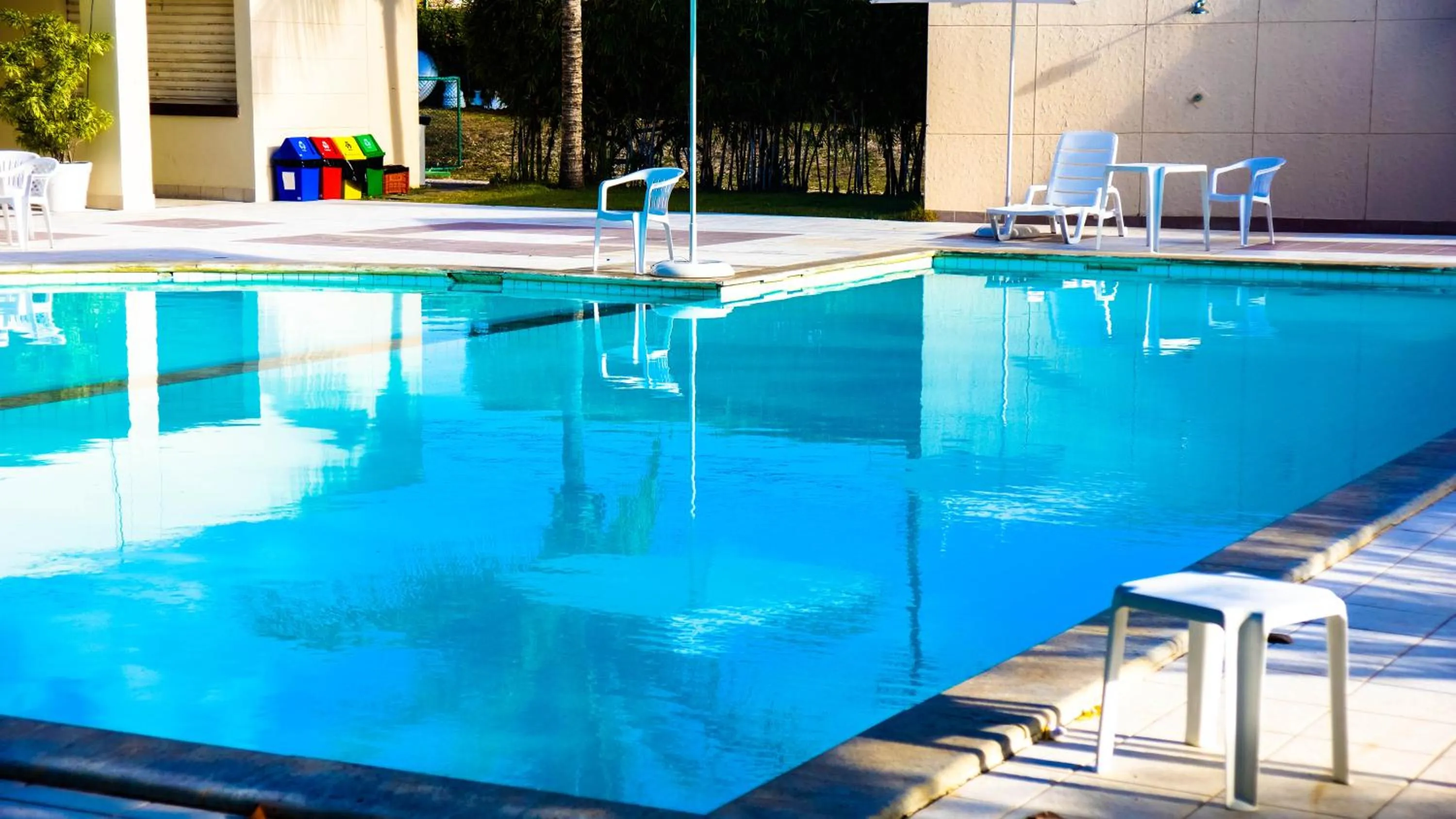 Swimming pool in Bahia Plaza Hotel