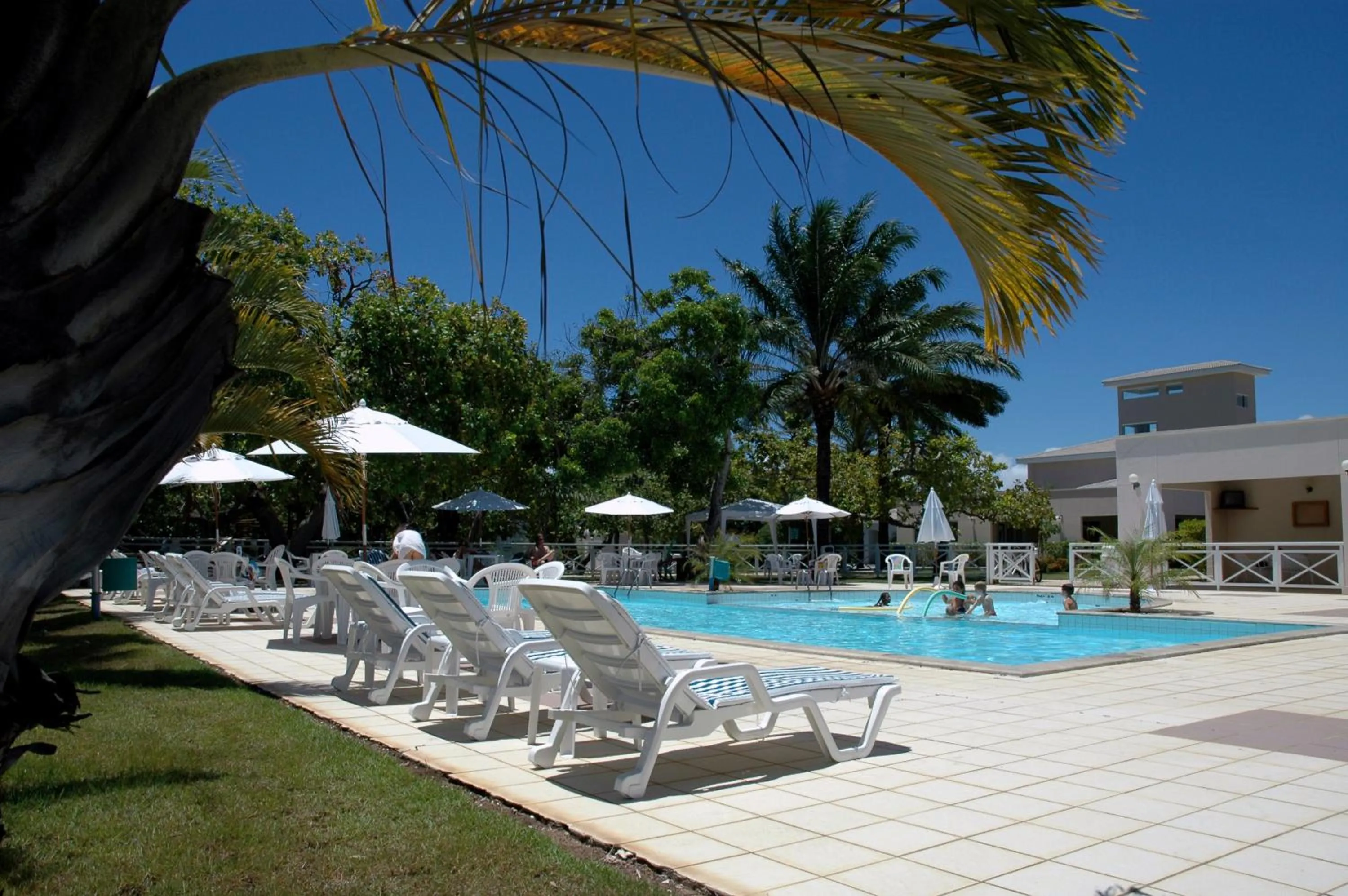 Swimming pool in Bahia Plaza Hotel