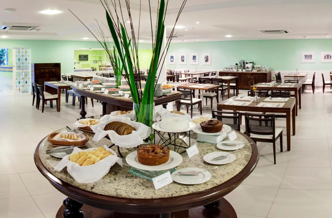 Restaurant/places to eat in Bahia Plaza Hotel