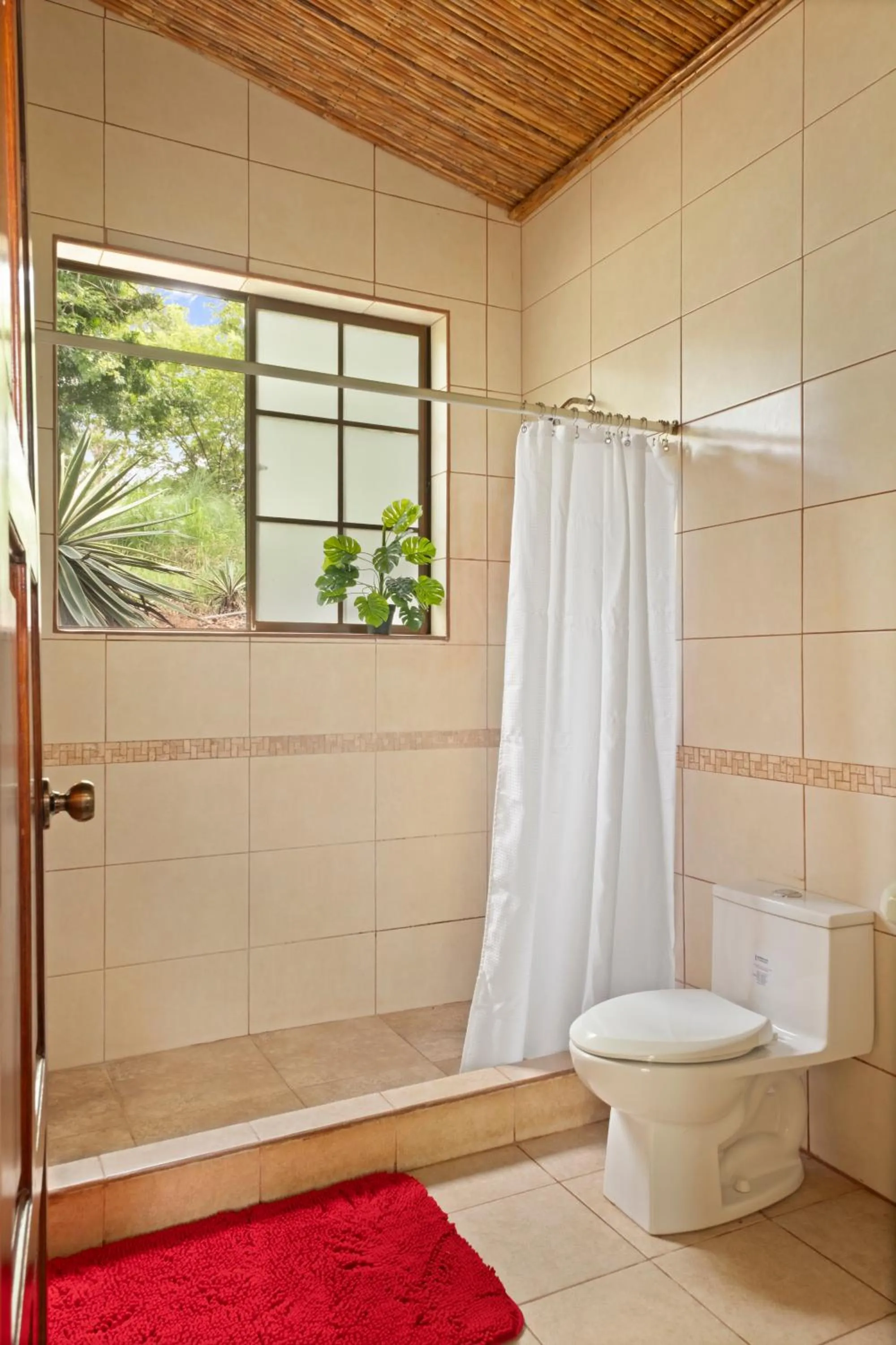 Bathroom in Nicawaves