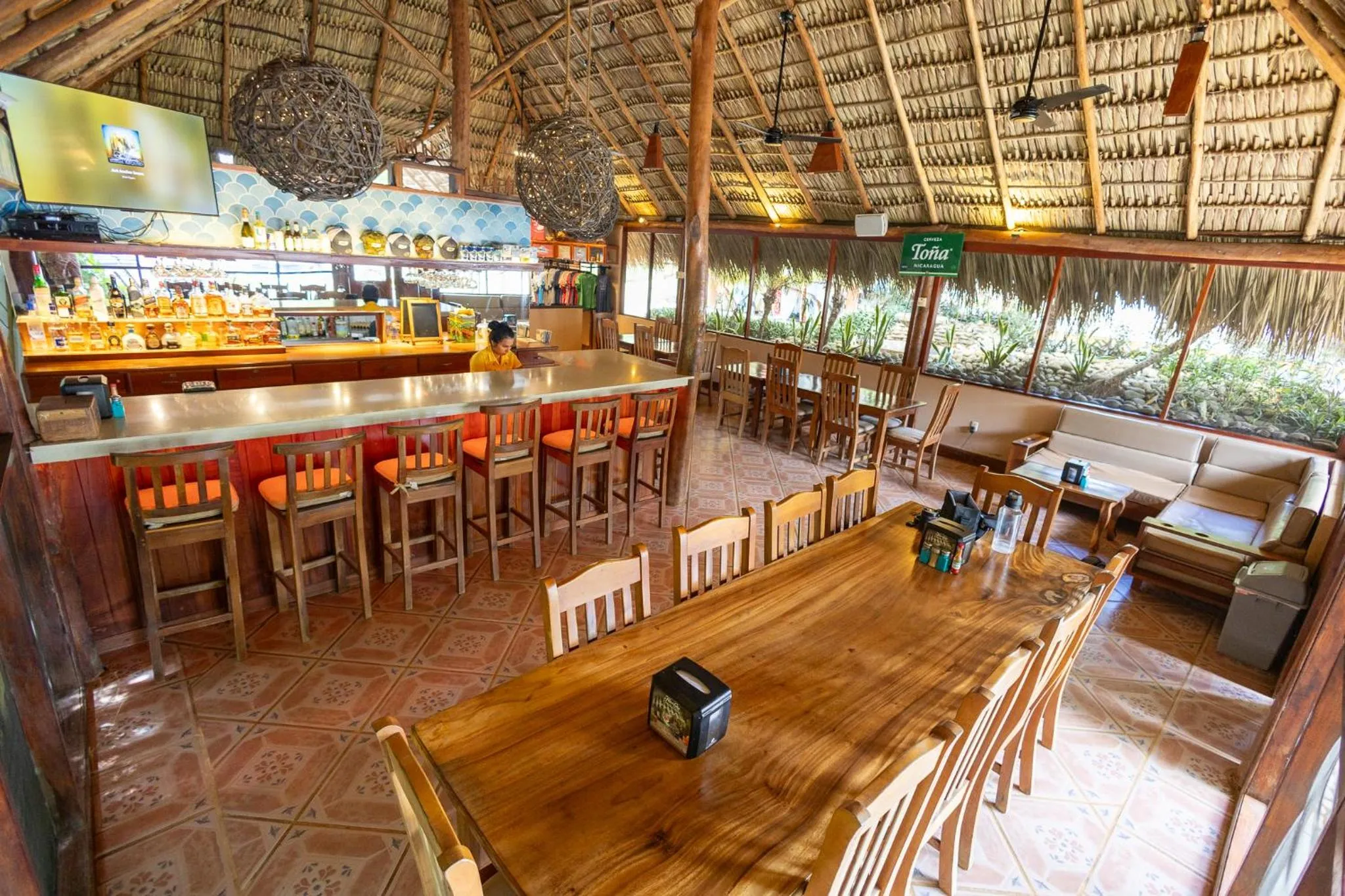 Restaurant/places to eat in Nicawaves