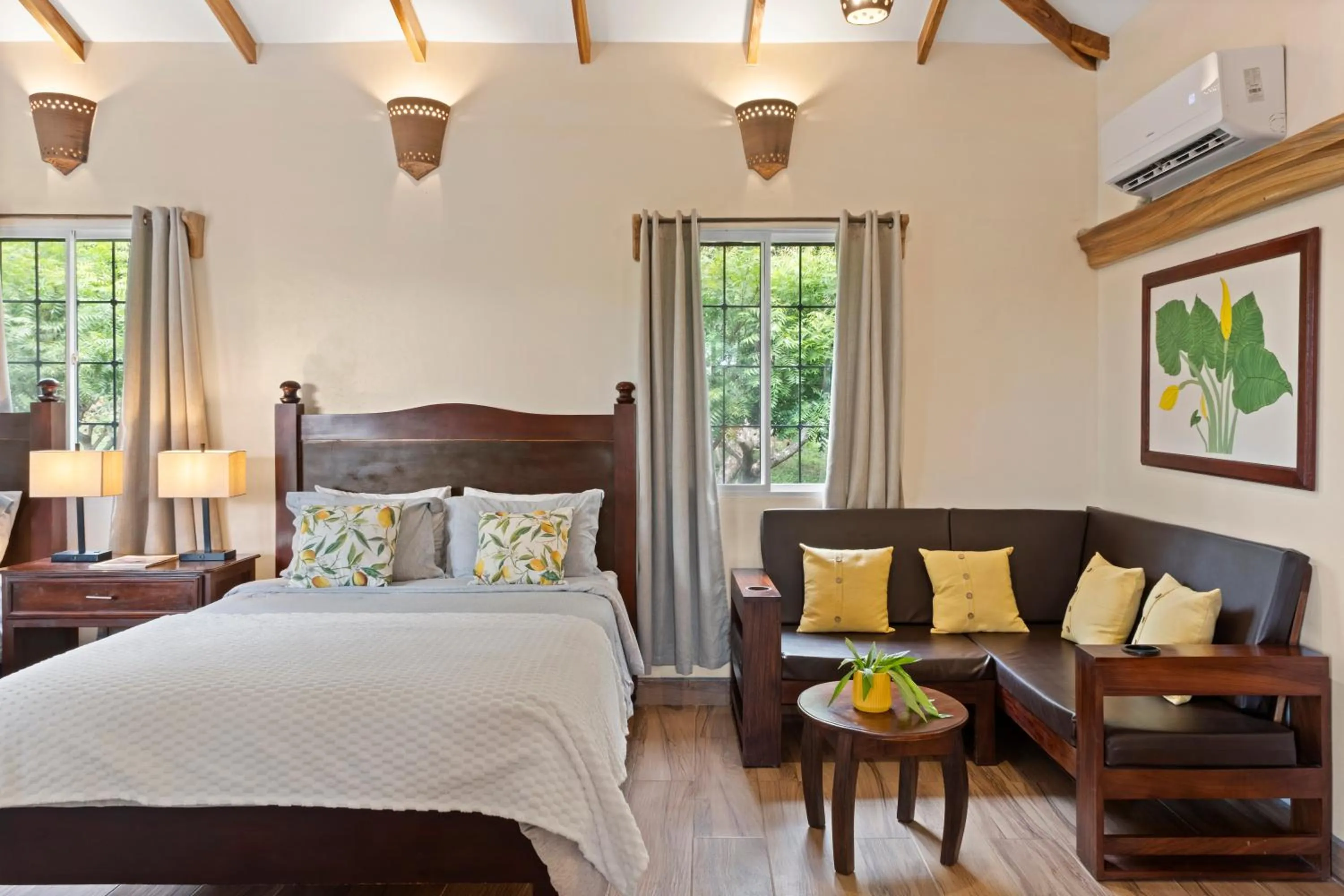 Seating area, Bed in Nicawaves