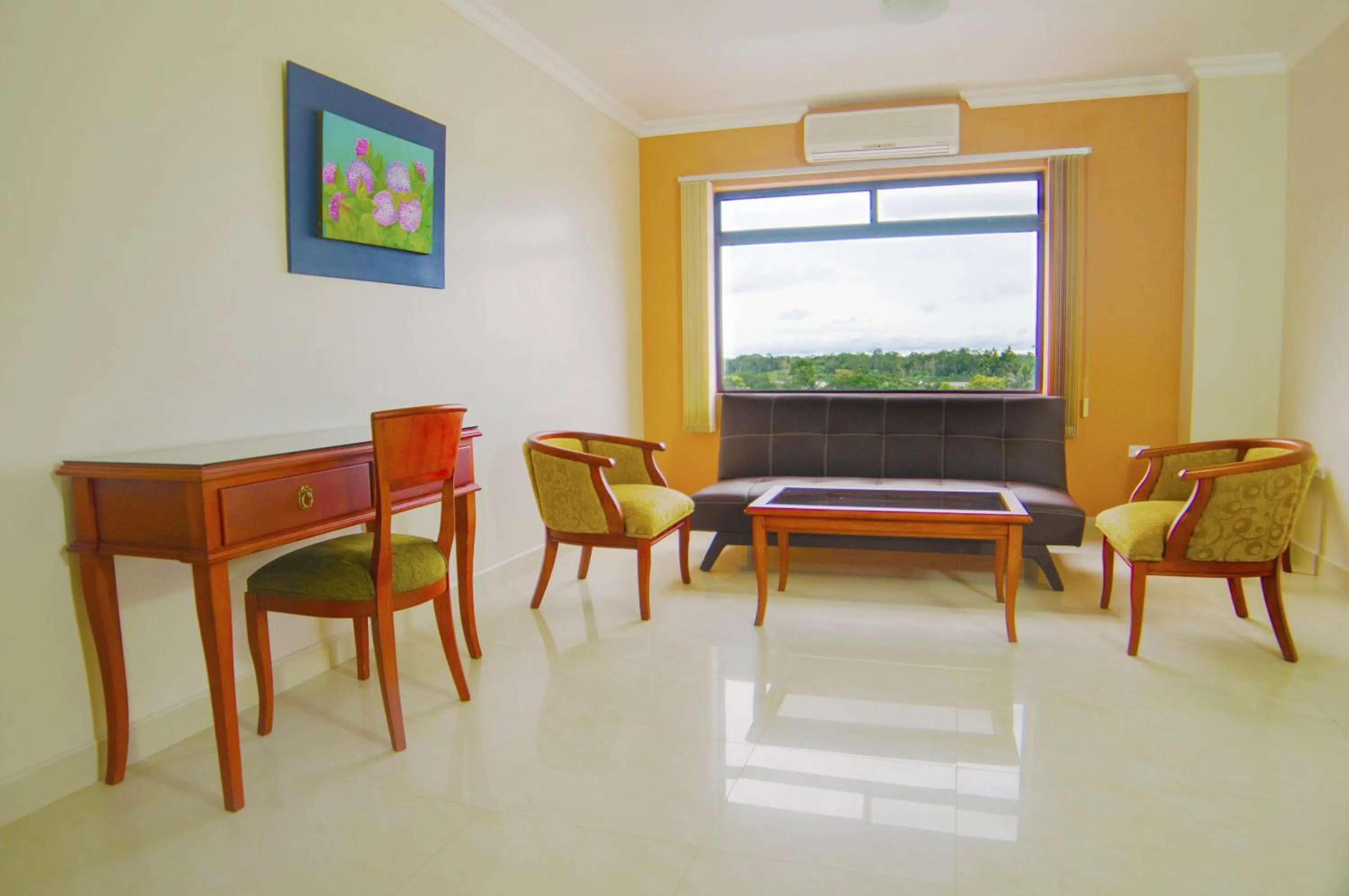 Living room in Gran Hotel De Lago - El Coca