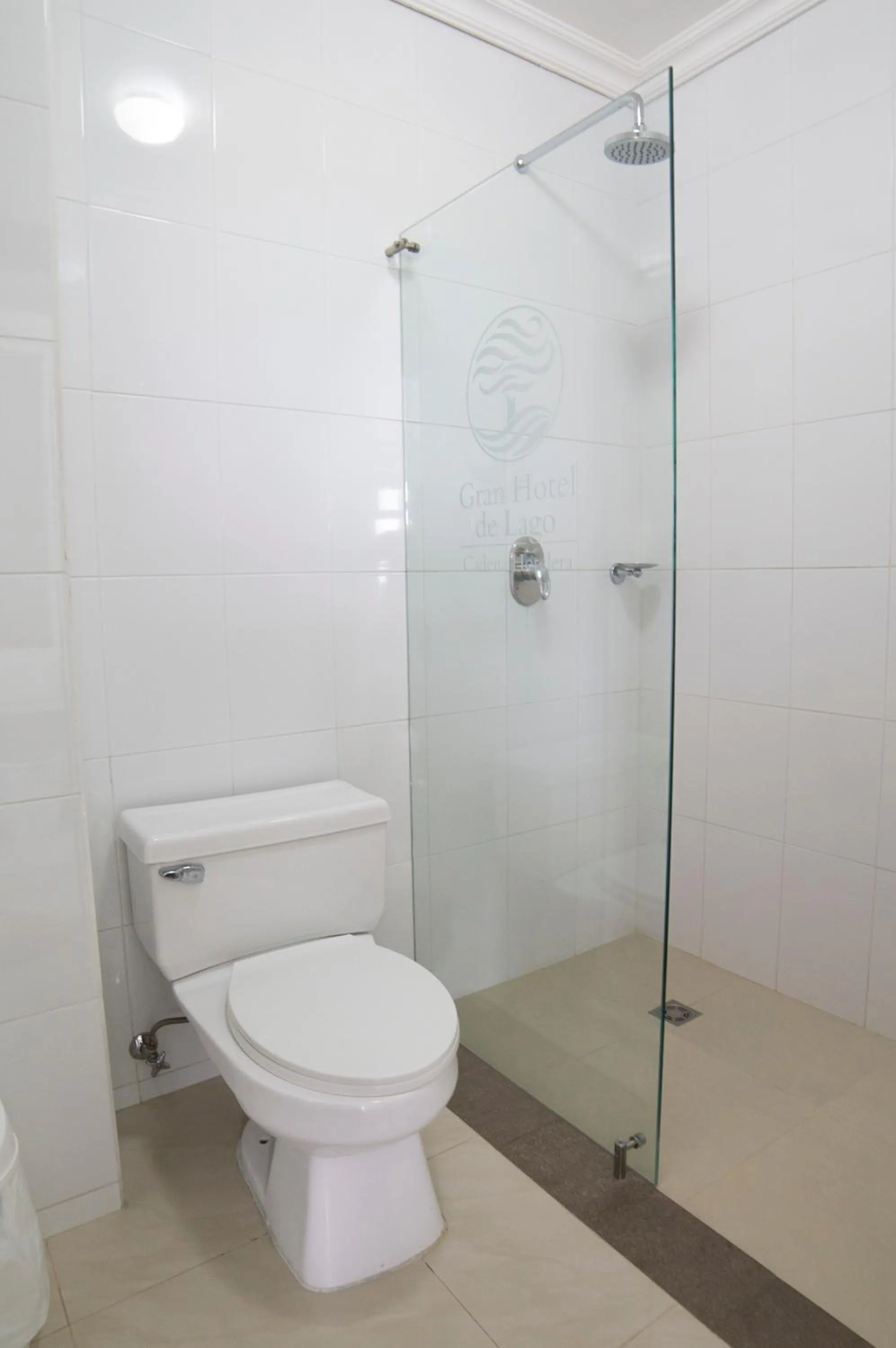 Bathroom in Gran Hotel De Lago - El Coca