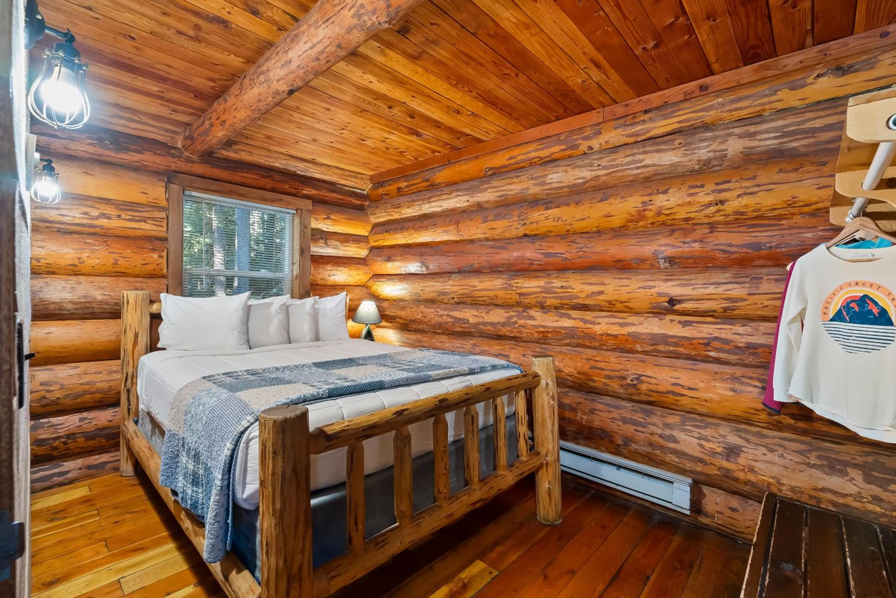 Bedroom, Bed in Shelter Cove Resort & Marina