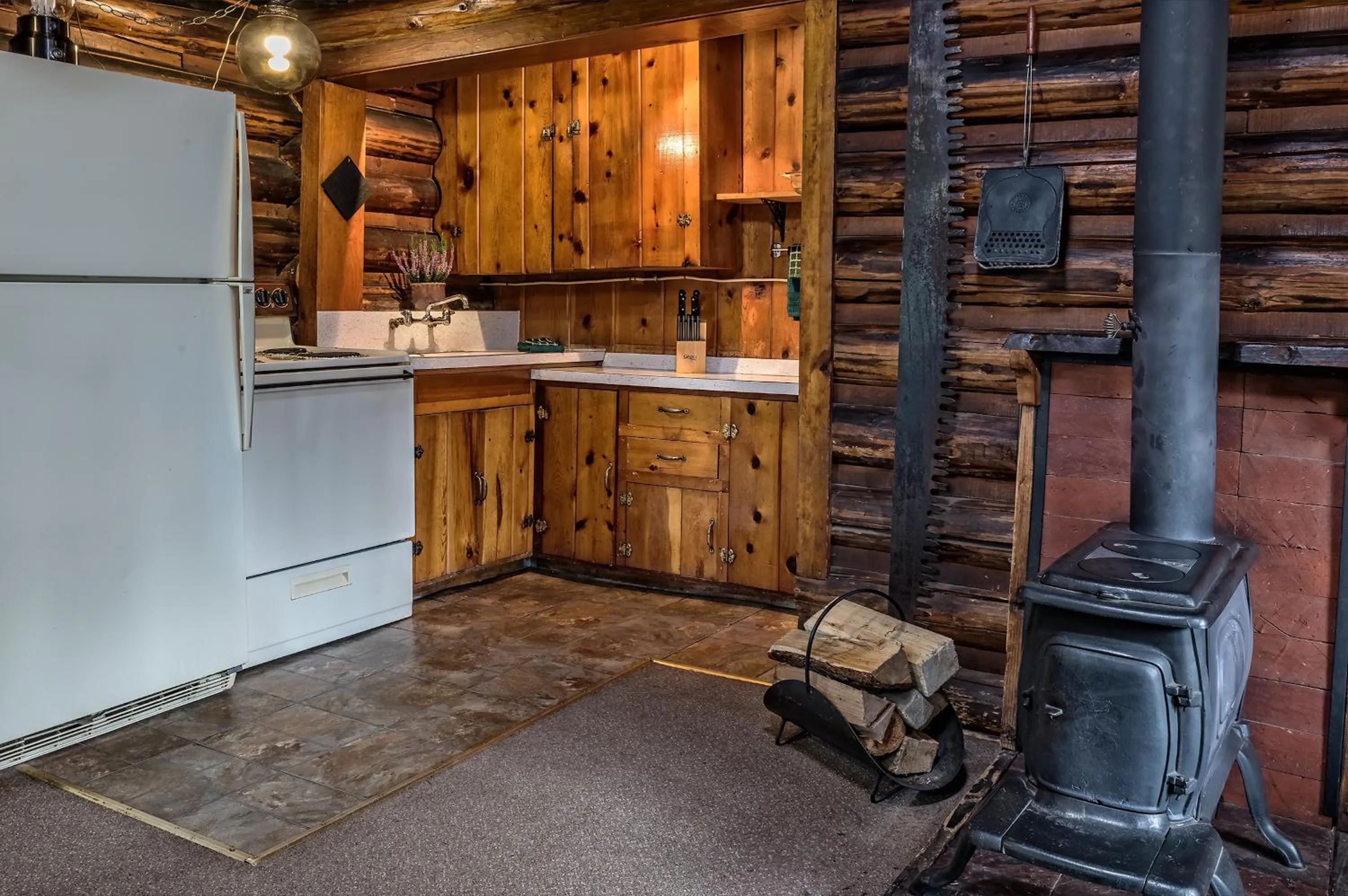 Kitchen or kitchenette in Shelter Cove Resort & Marina