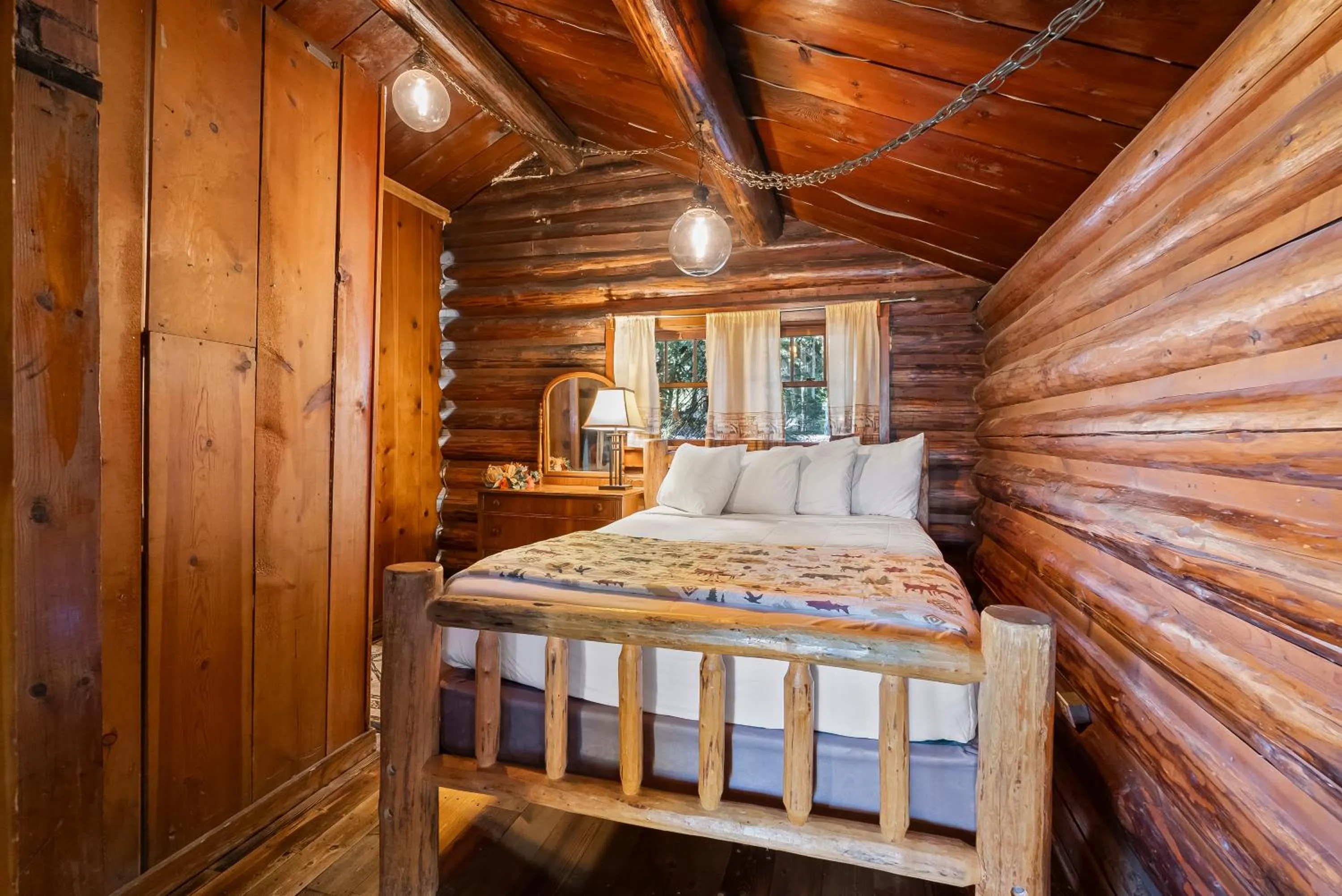 Bedroom, Bed in Shelter Cove Resort & Marina