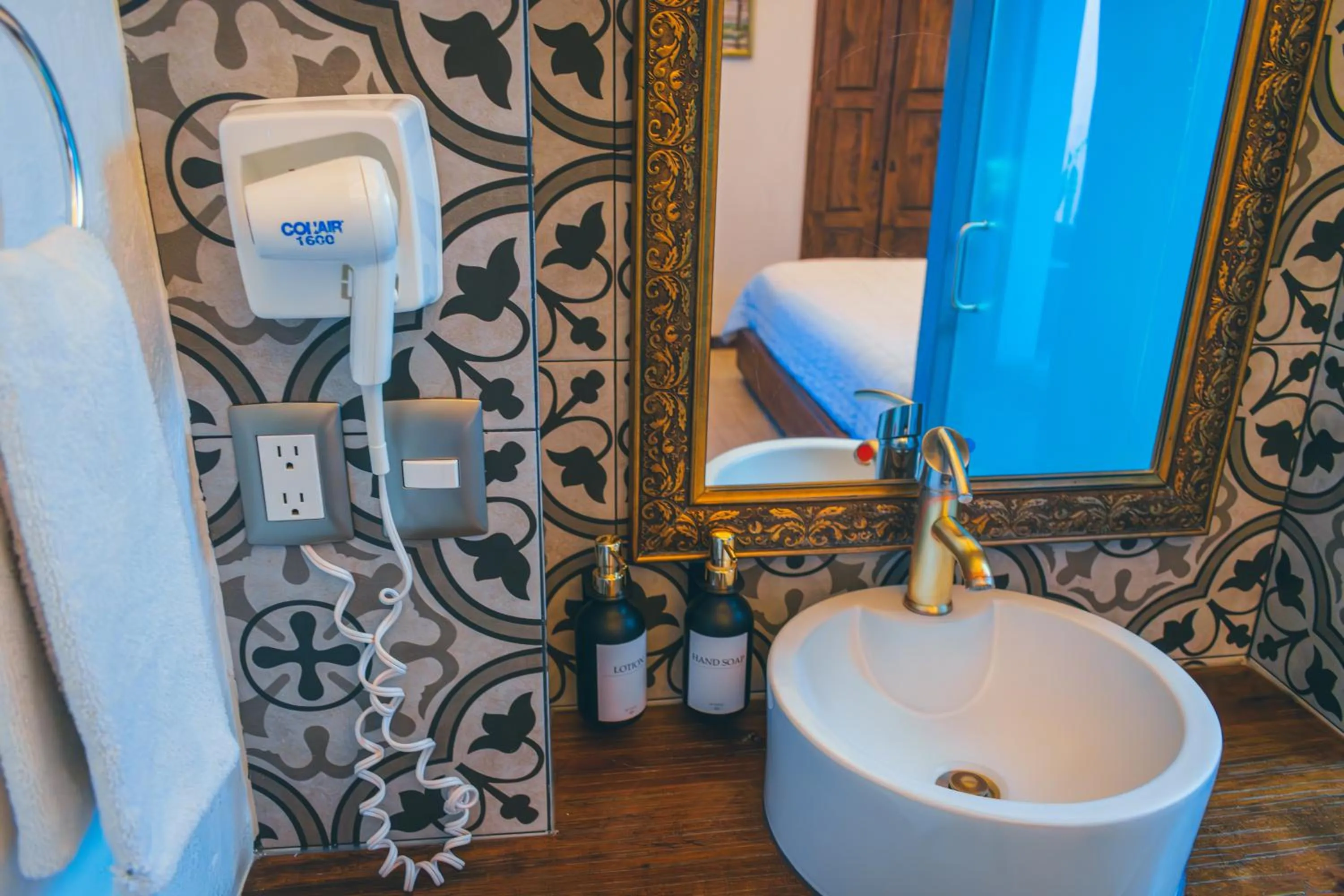 hair dryier in Hotel Boutique Casa Altamira