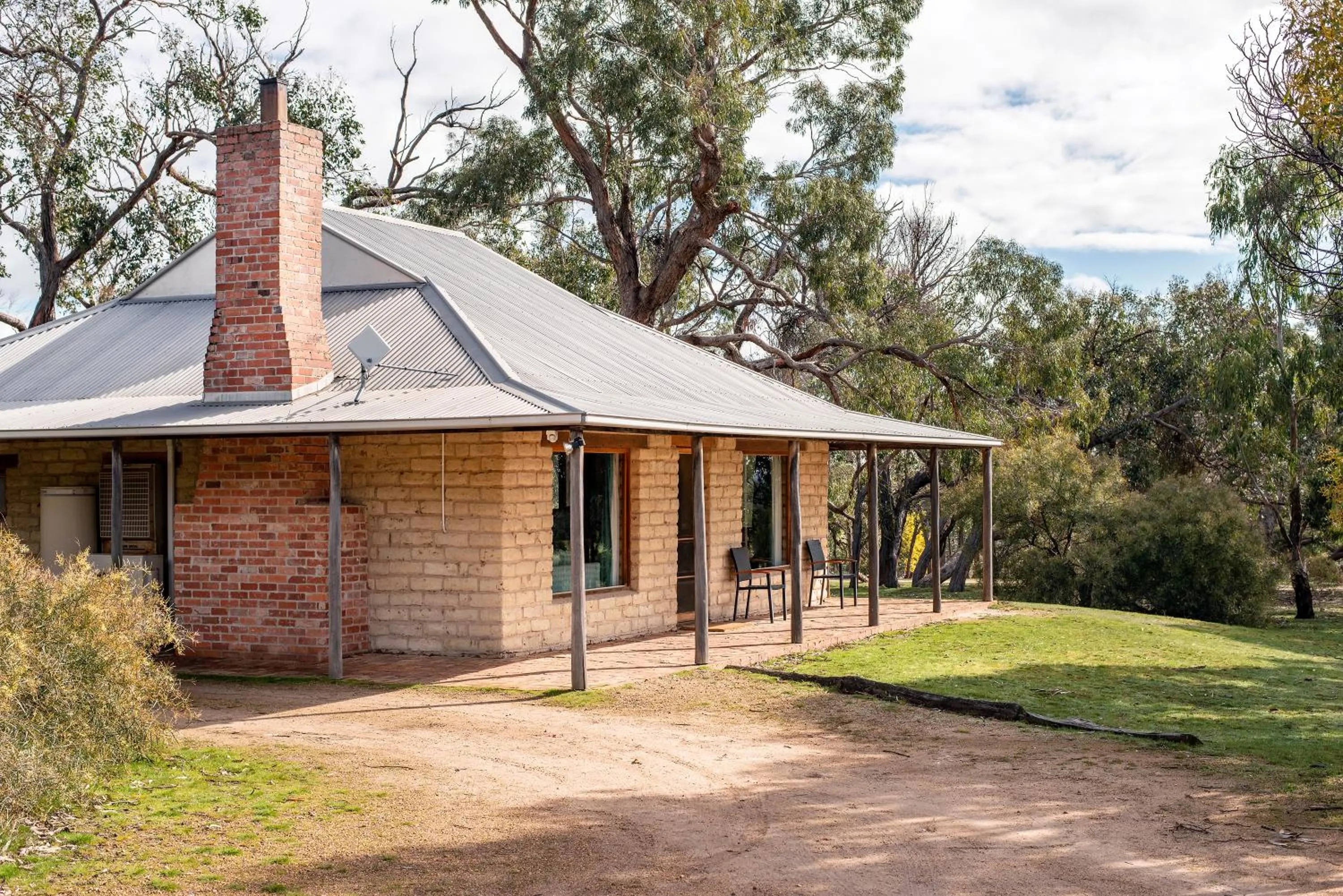 Facade/entrance in Grampians Pioneer Cottages