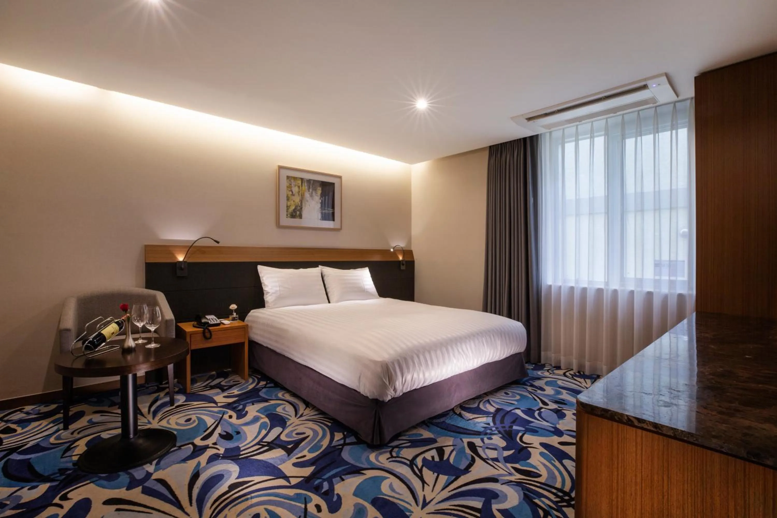 Bed in Shin Shin Hotel Jeju Airport