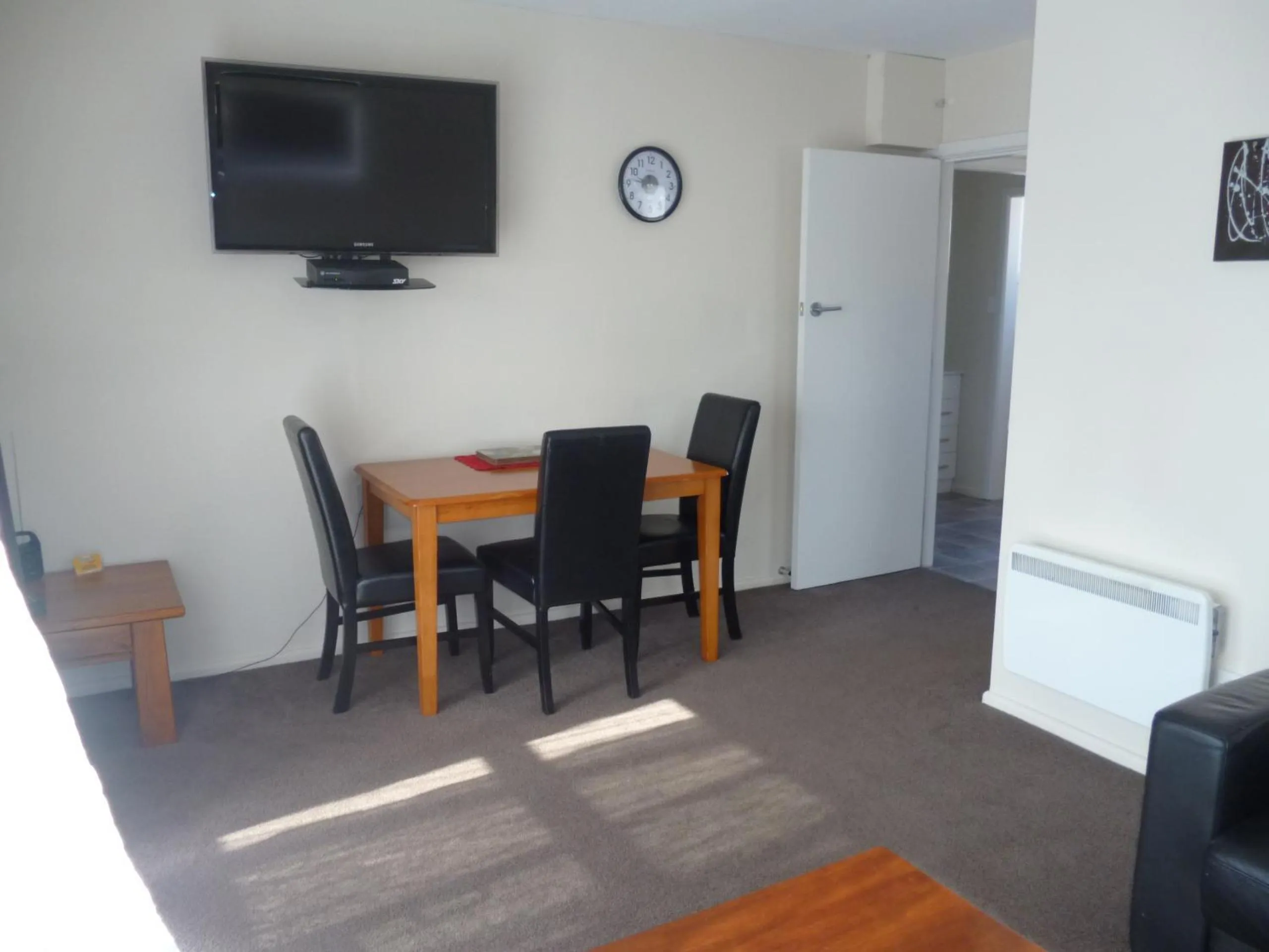 TV and multimedia in Cashel Court Motel