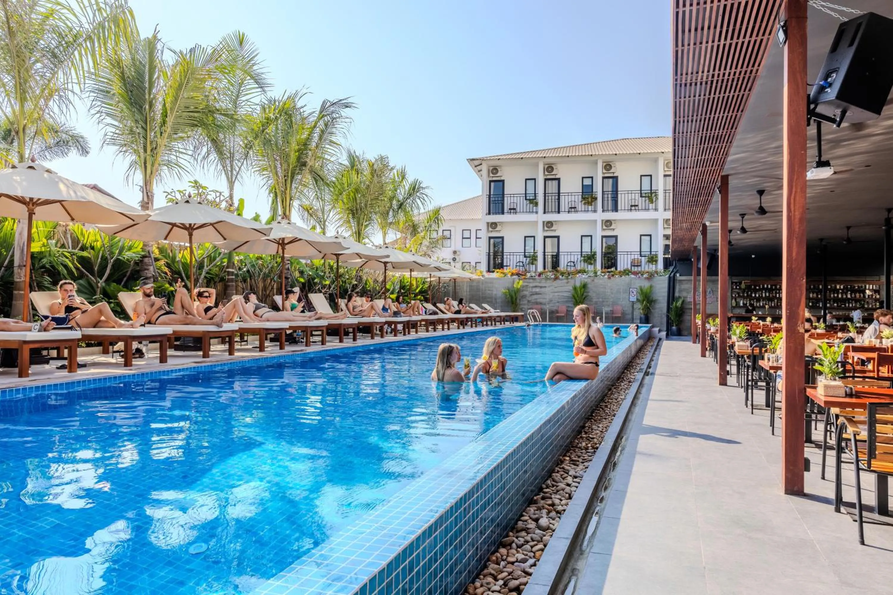 Swimming pool in Onederz Siem Reap