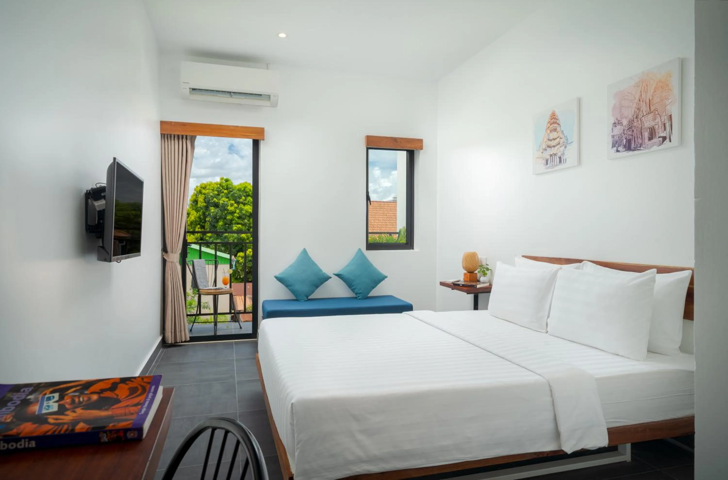 Photo of the whole room, Bed in Onederz Siem Reap