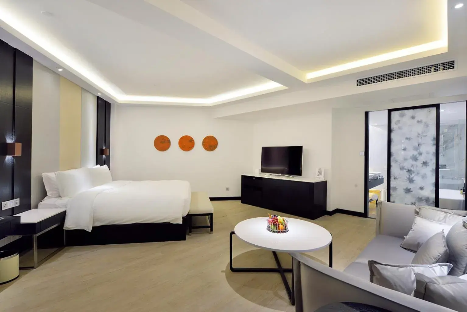 Deluxe Pool View Family Suite in Palace Resort Yalong Bay Sanya Deluxe Pool View Family Suite in Palace Resort Yalong Bay Sanya