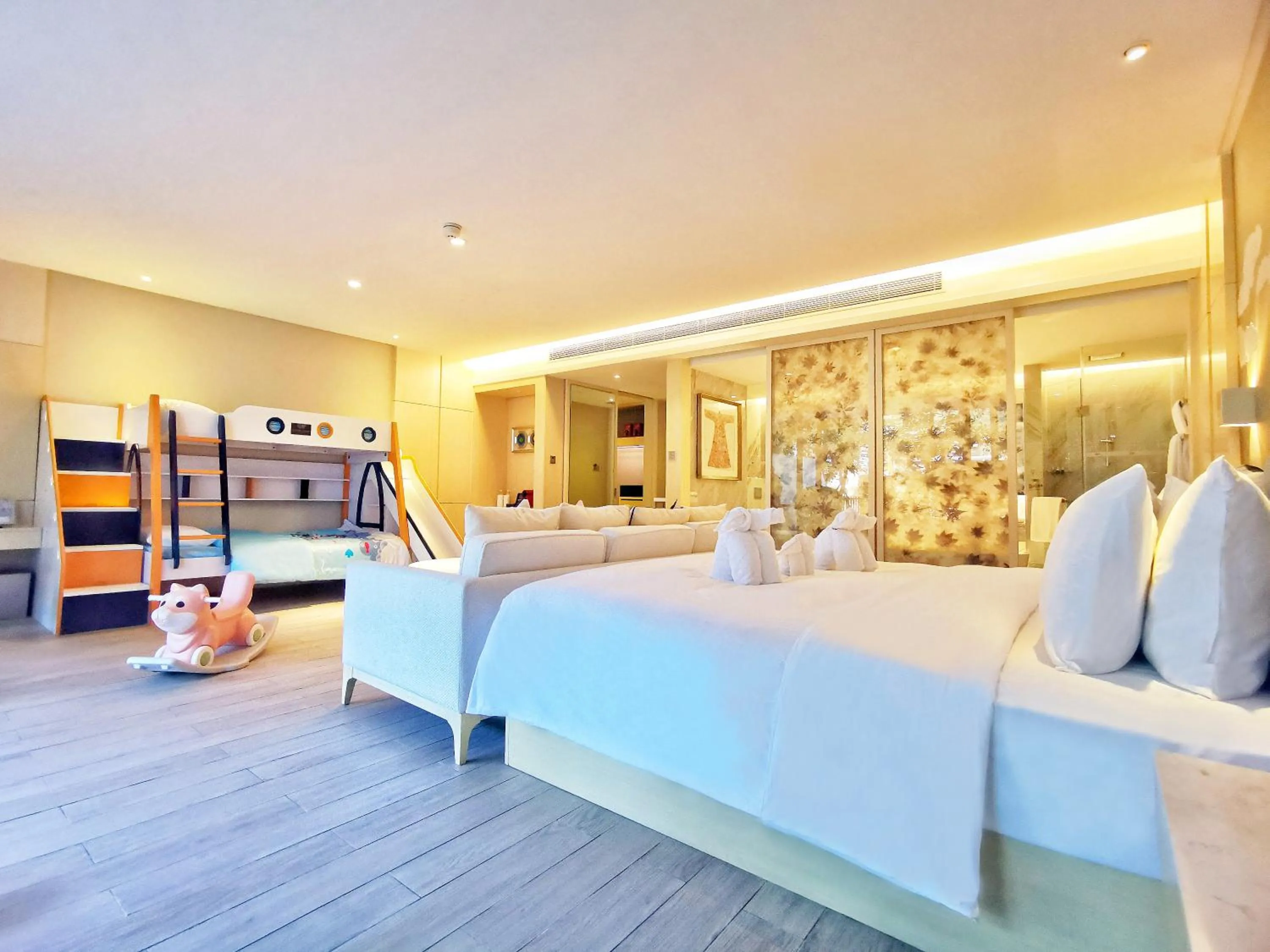 Bed in Palace Resort Yalong Bay Sanya