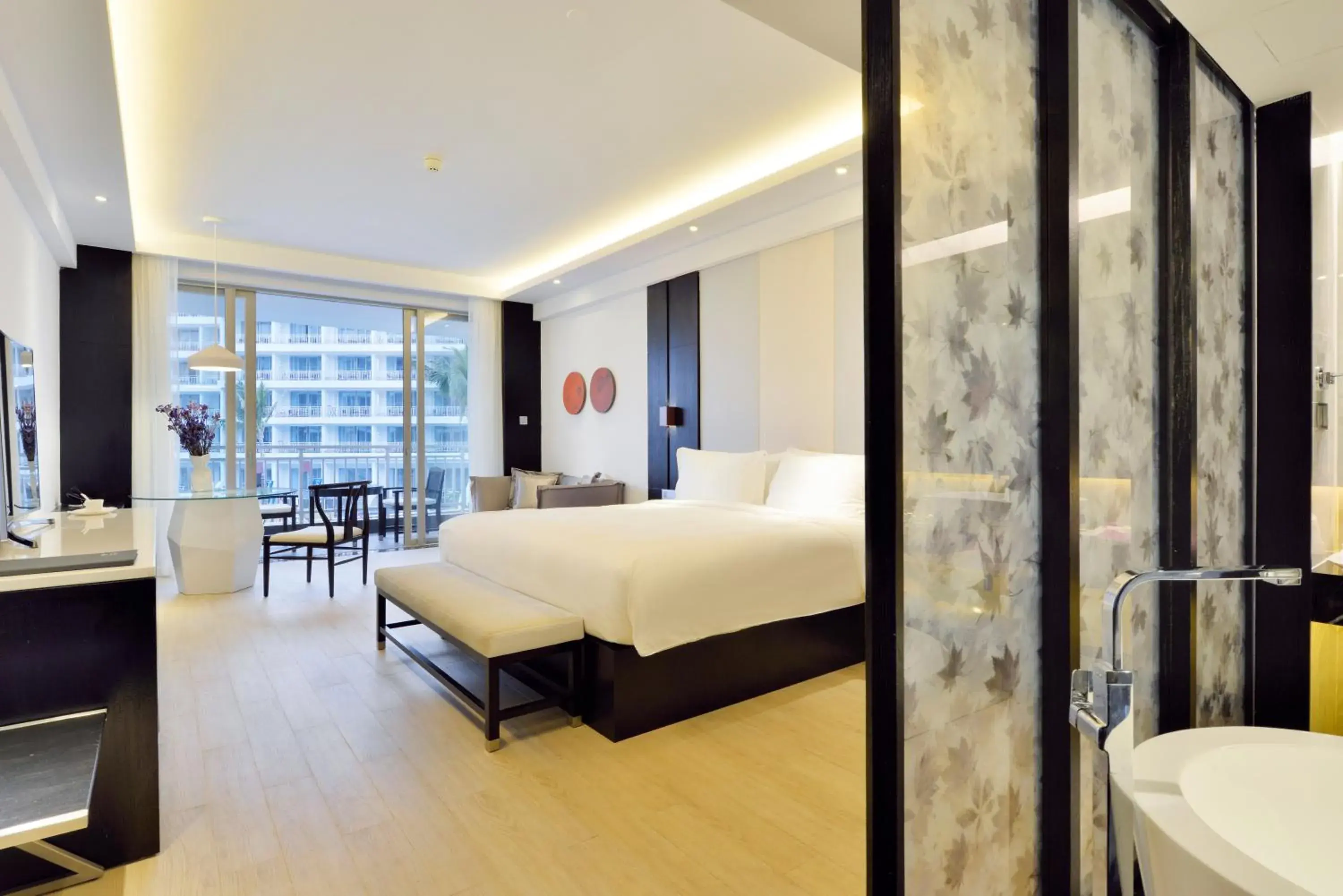 Double Room with Balcony in Palace Resort Yalong Bay Sanya Double Room with Balcony in Palace Resort Yalong Bay Sanya