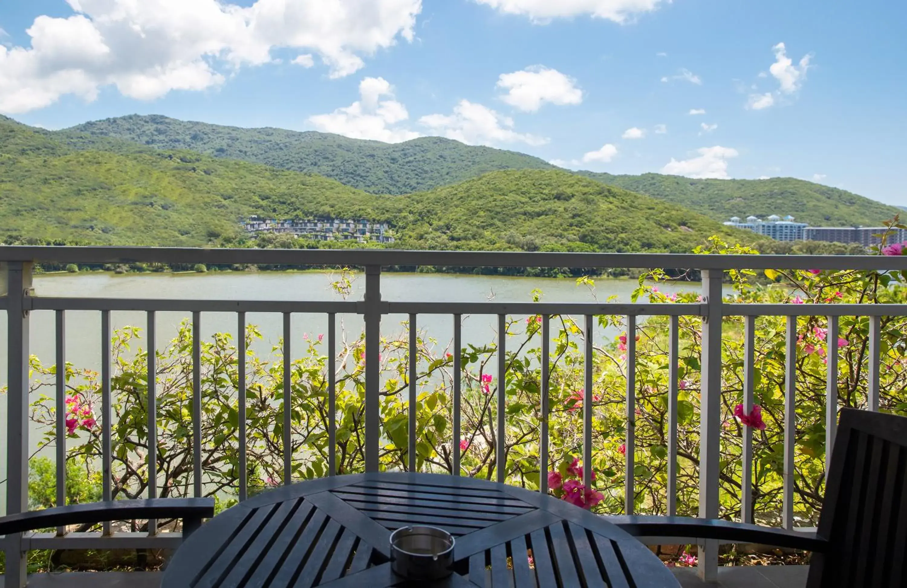 King Room with Lake View in Palace Resort Yalong Bay Sanya King Room with Lake View in Palace Resort Yalong Bay Sanya