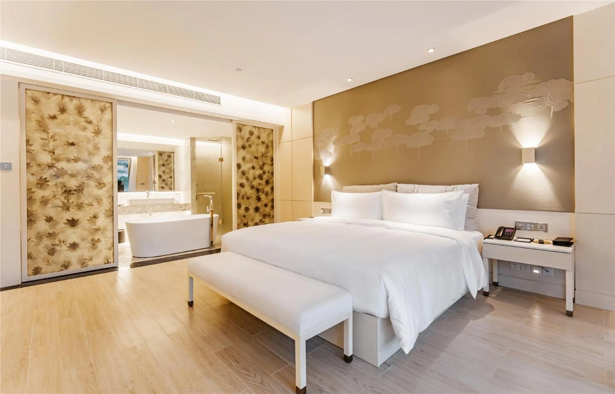 Bed in Palace Resort Yalong Bay Sanya