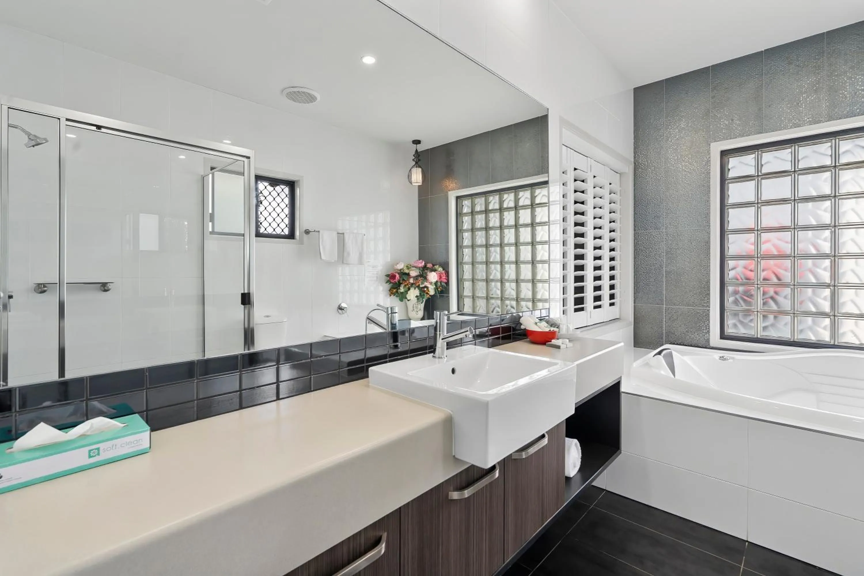 Bathroom in Quality Resort Parkhurst