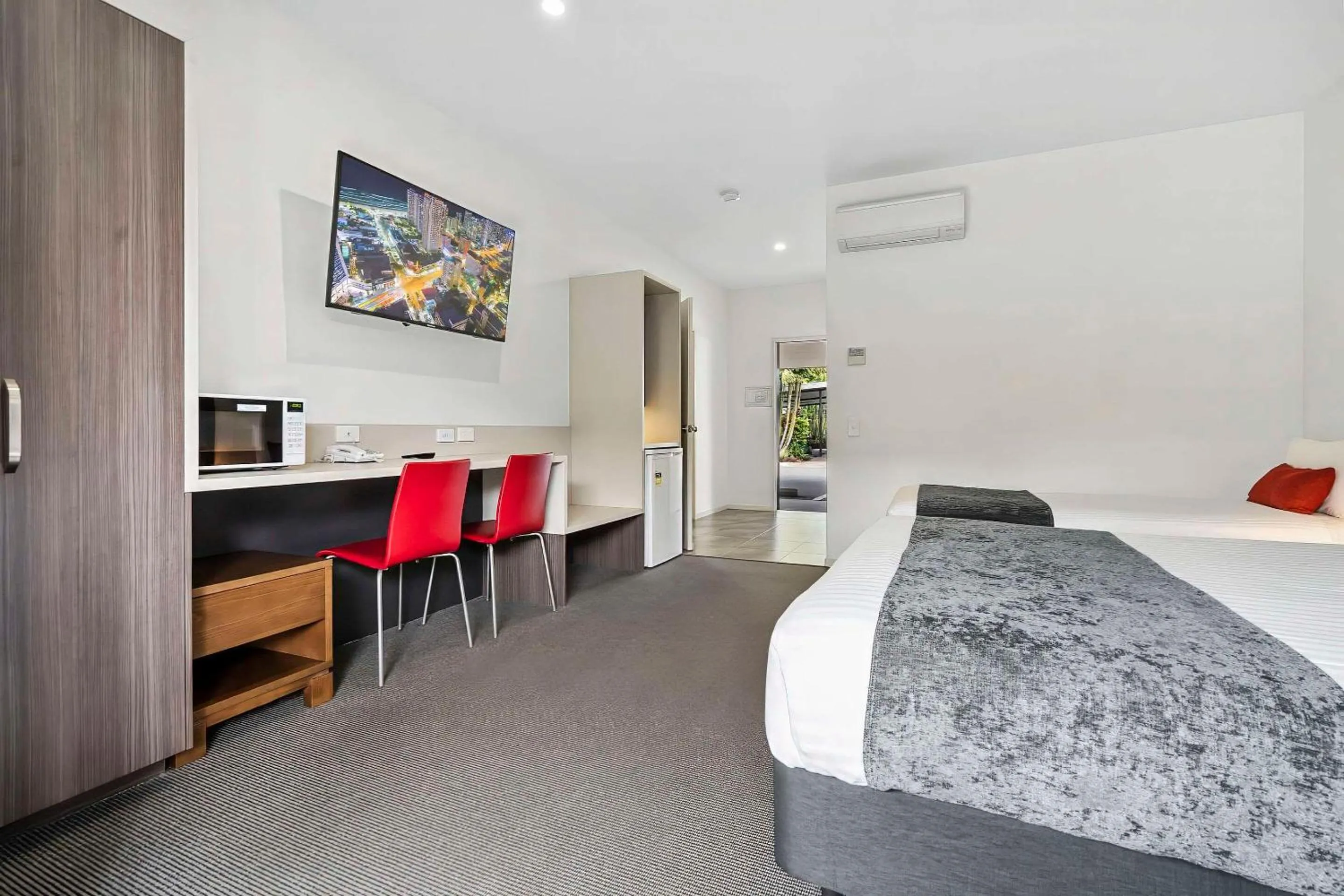 Bedroom, Bed in Quality Resort Parkhurst