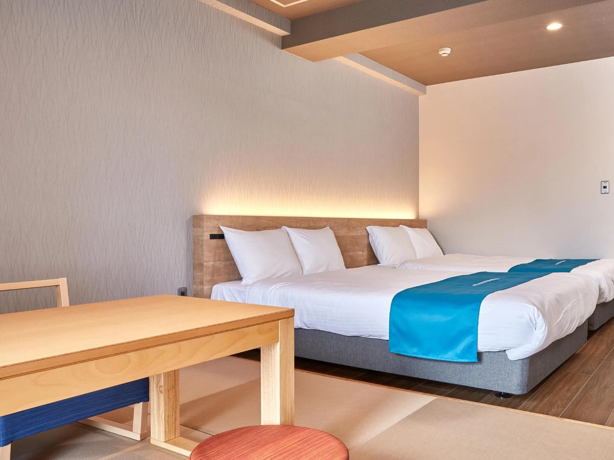 Photo of the whole room, Bed in Ocean View in Kibogaoka