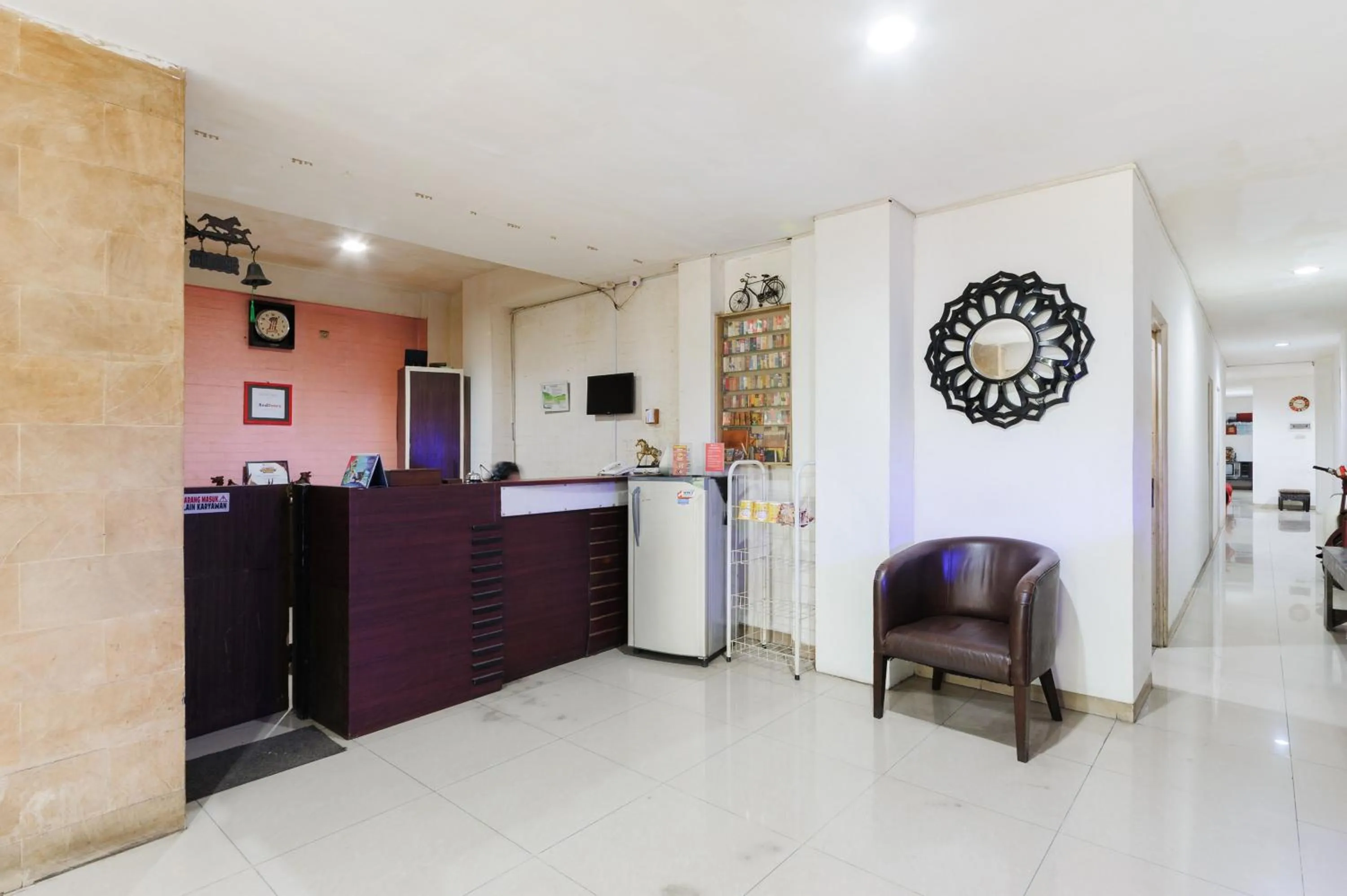 Lobby or reception in RedDoorz near Cilandak Town Square