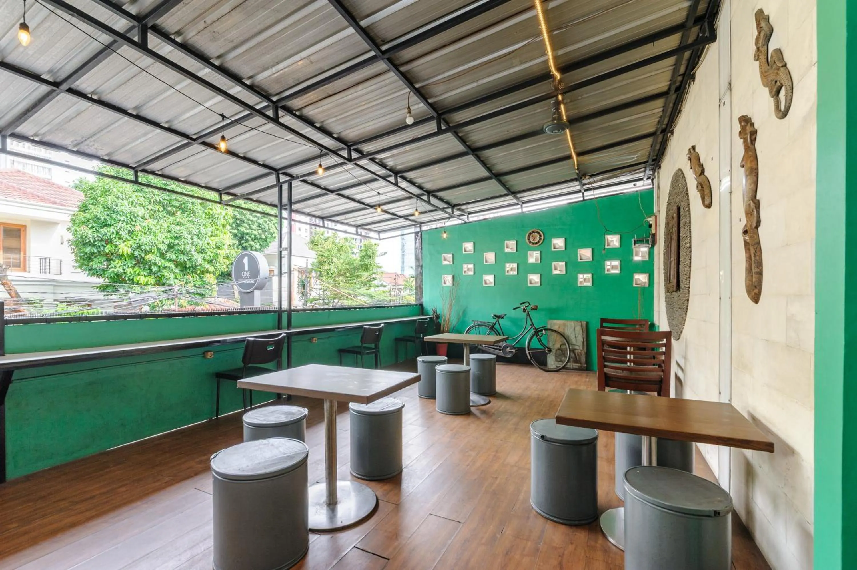 Seating area in RedDoorz near Cilandak Town Square